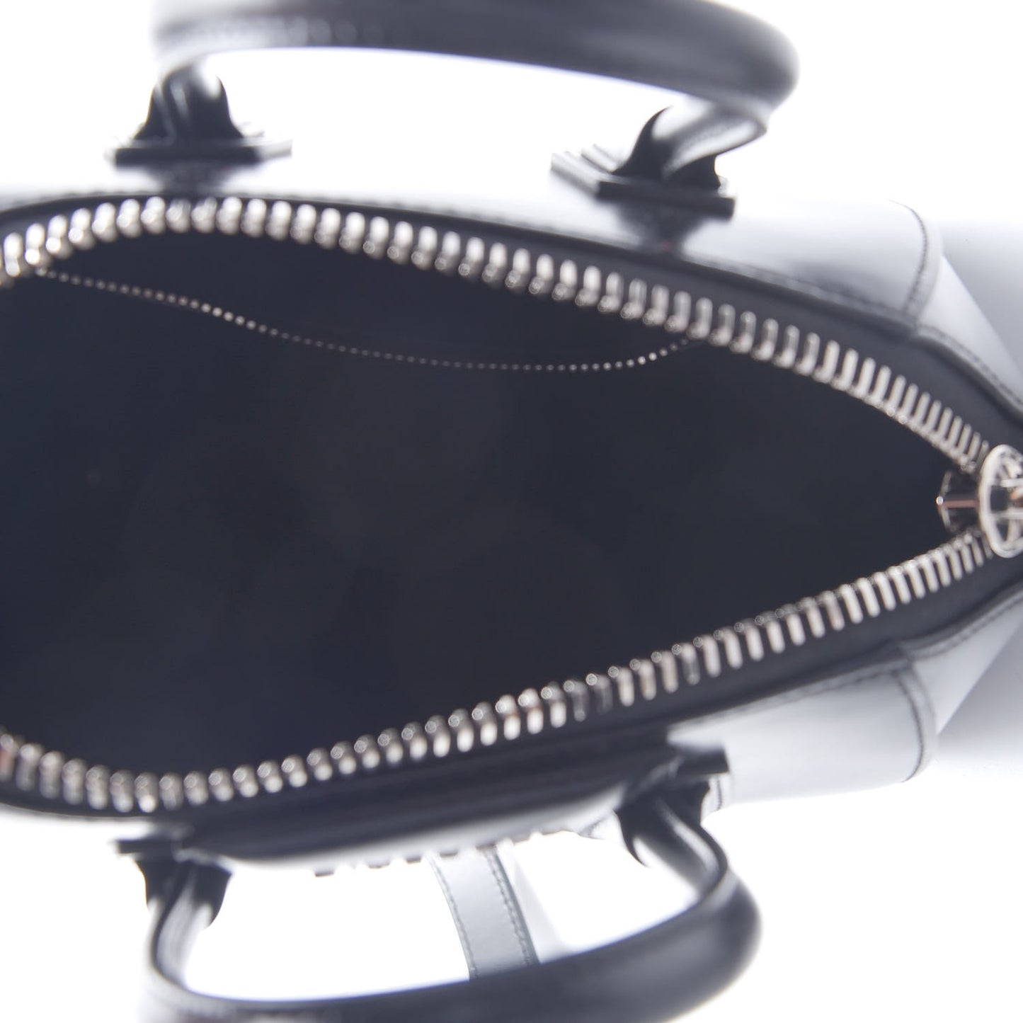 Shiny Lord Calfskin Mini Antigona Black