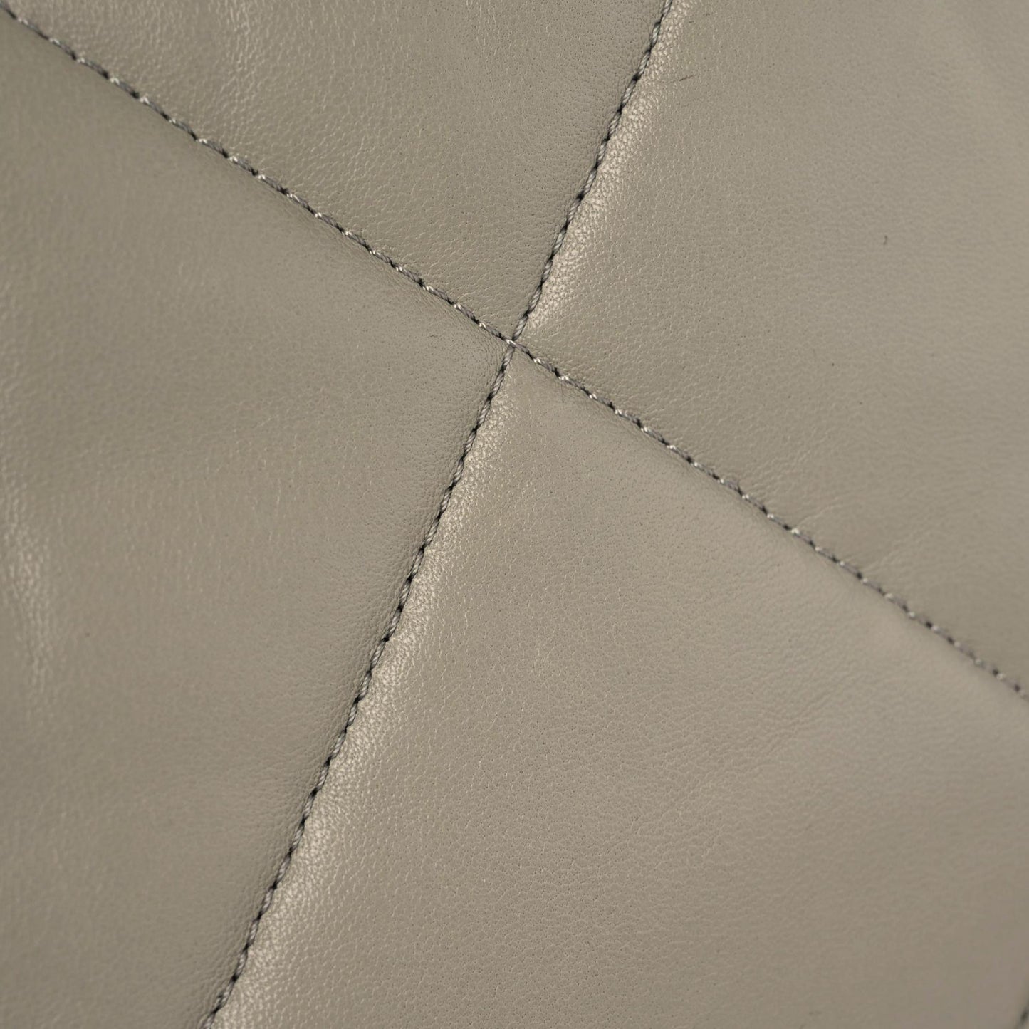 Lambskin Quilted Maxi Chanel 19 Flap Grey