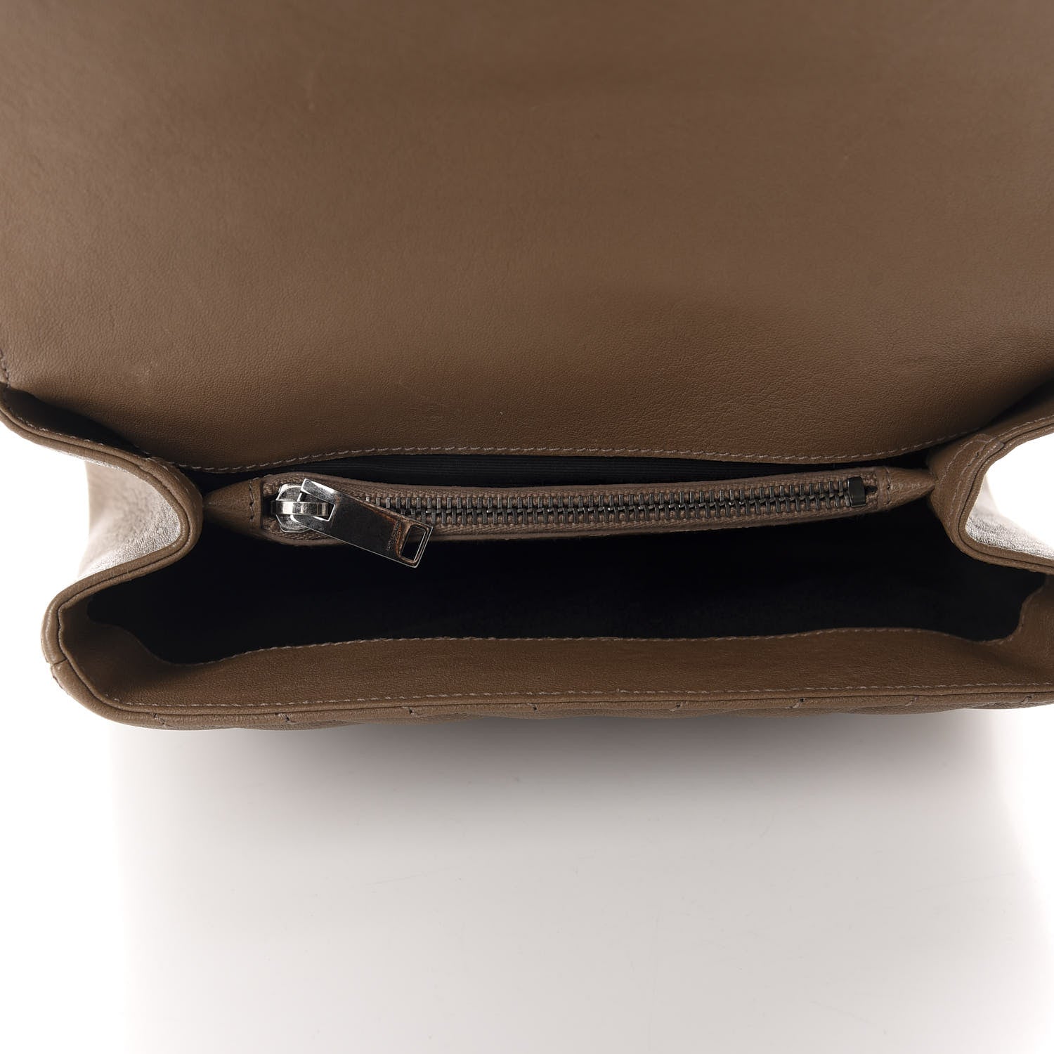 Saint Laurent Sheepskin Matelasse Chevron Monogram Medium College Bag Fard 6 of 12