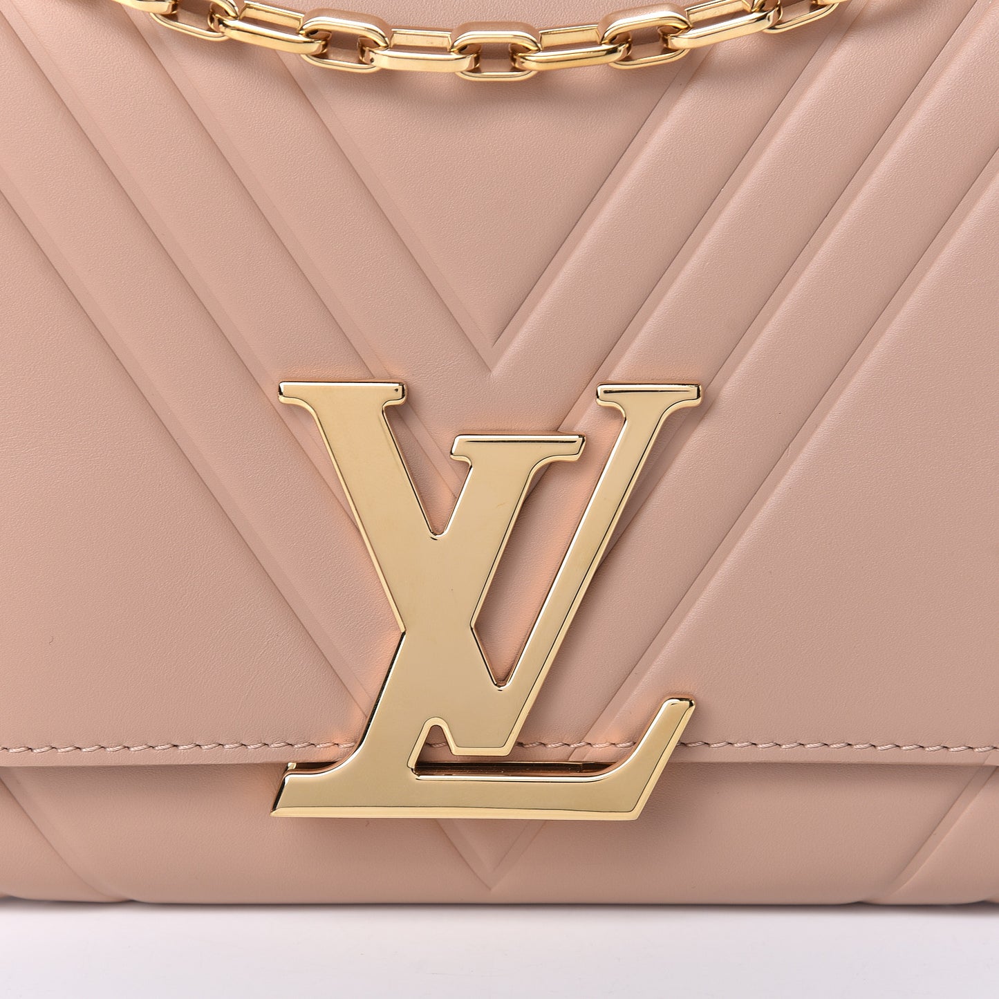 Calfskin Airy V Embossed Pochette Chain Louise GM Nude
