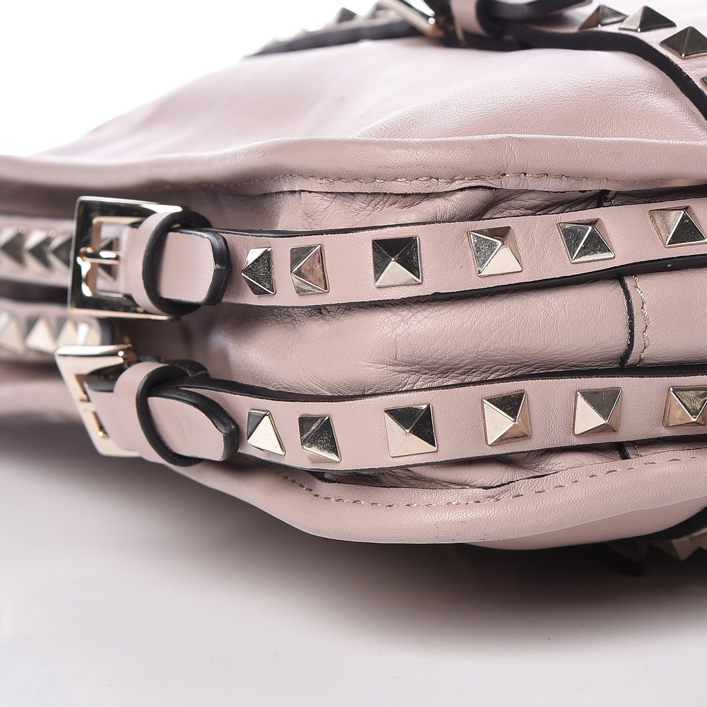 Vitello Rockstud Shopper Tote Poudre