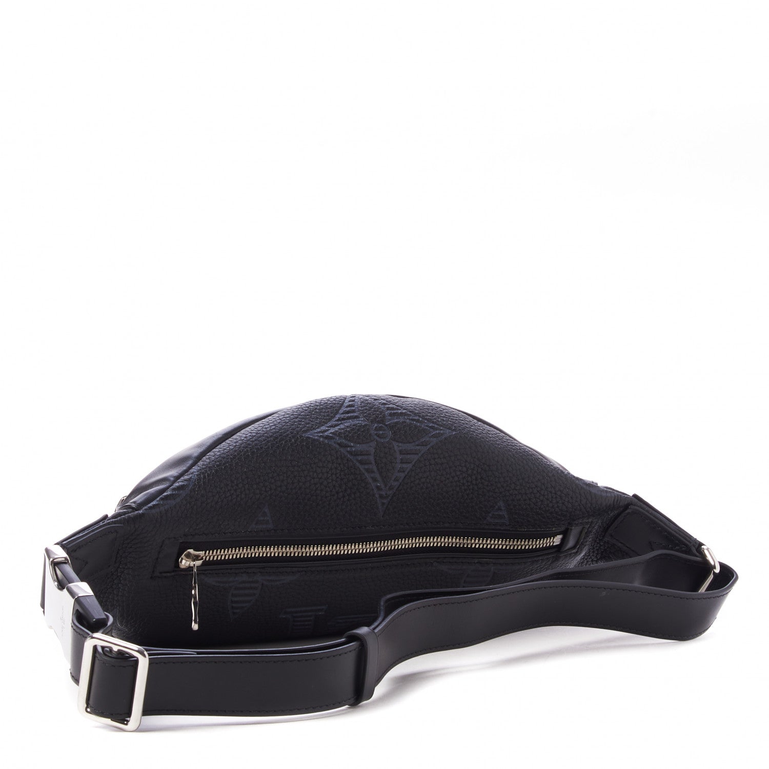 Louis Vuitton Taurillon Monogram Shadow Discovery Bumbag 2 of 8