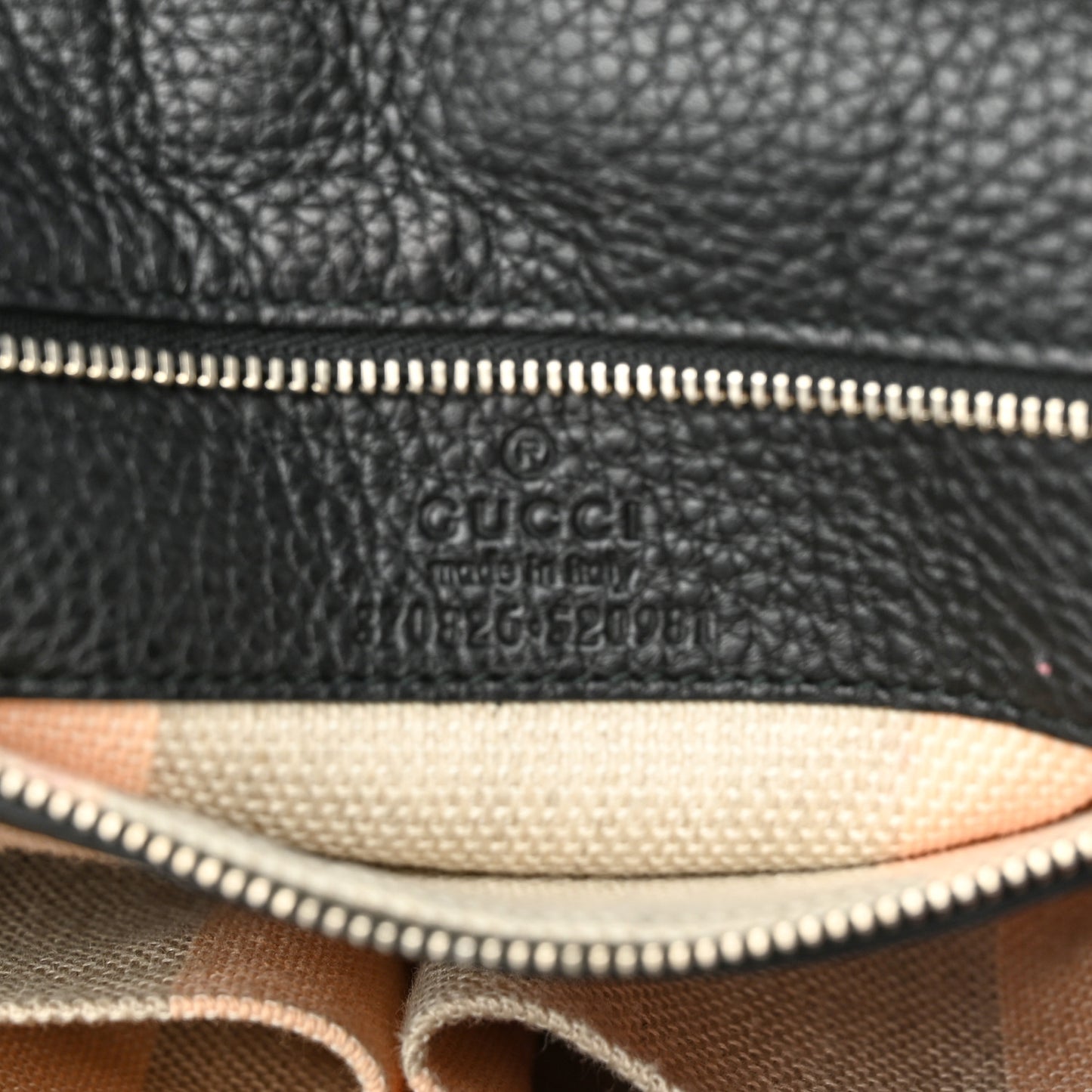 Pebbled Calfskin Medium Bamboo Daily Flap Shoulder Bag Black