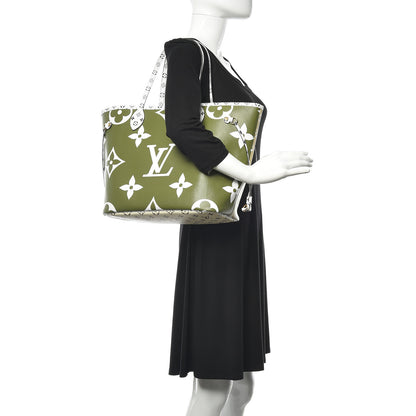 Louis Vuitton Monogram Giant Neverfull MM Kaki 2 of 15