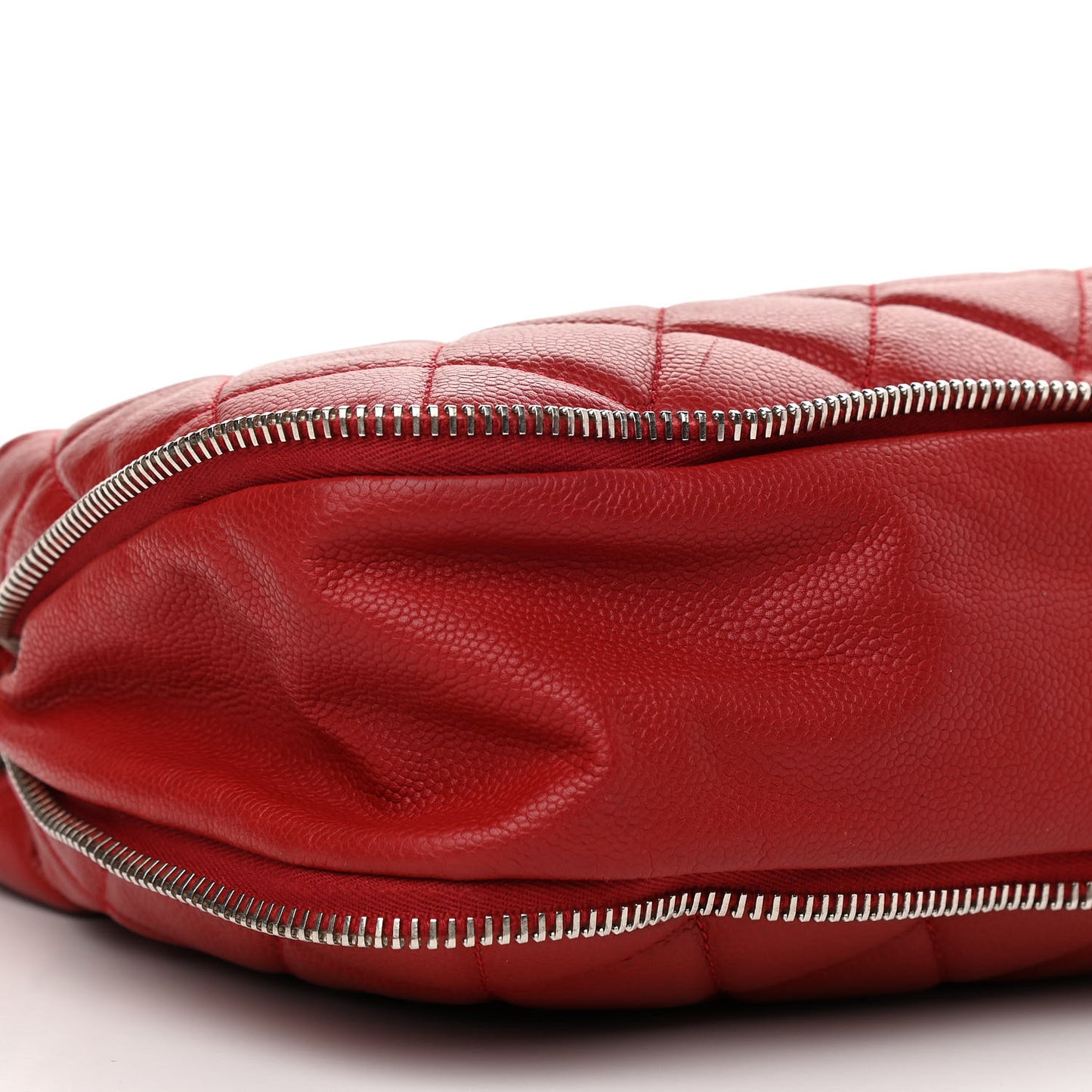 Caviar Quilted Expandable Zip Shoulder Bag Red
