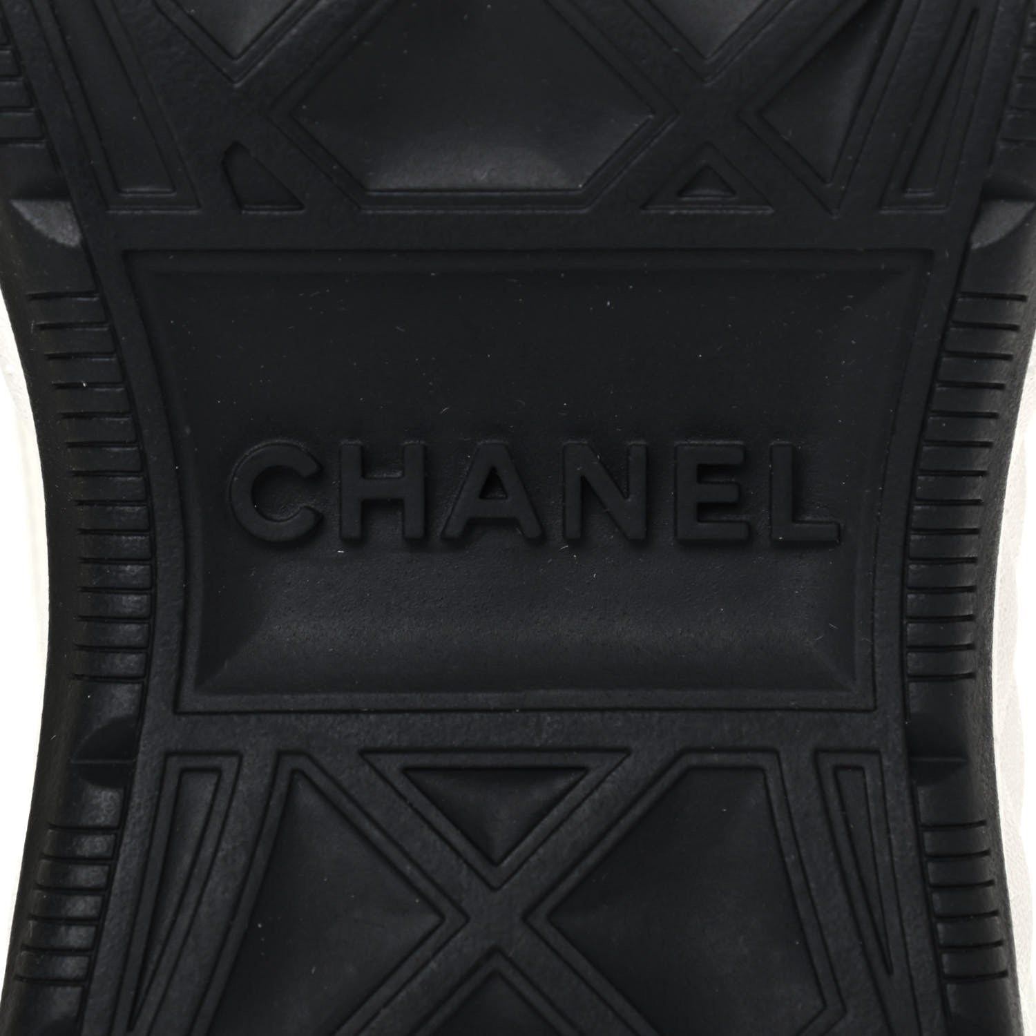 Chanel Velvet Calfskin Mixed Fibers CC Sneakers 37.5 Ivory Black 6 of 10