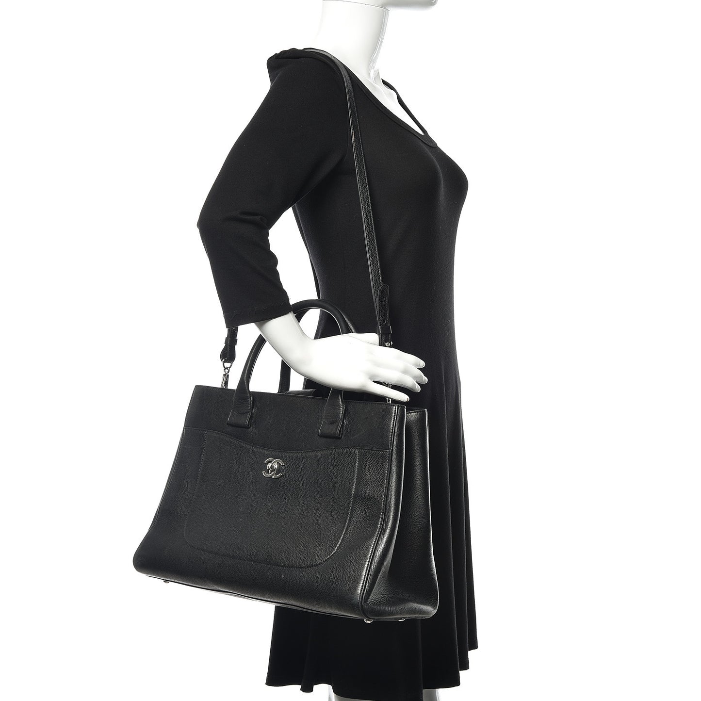 Grained Calfskin Medium Neo Executive Shopper Tote Blac