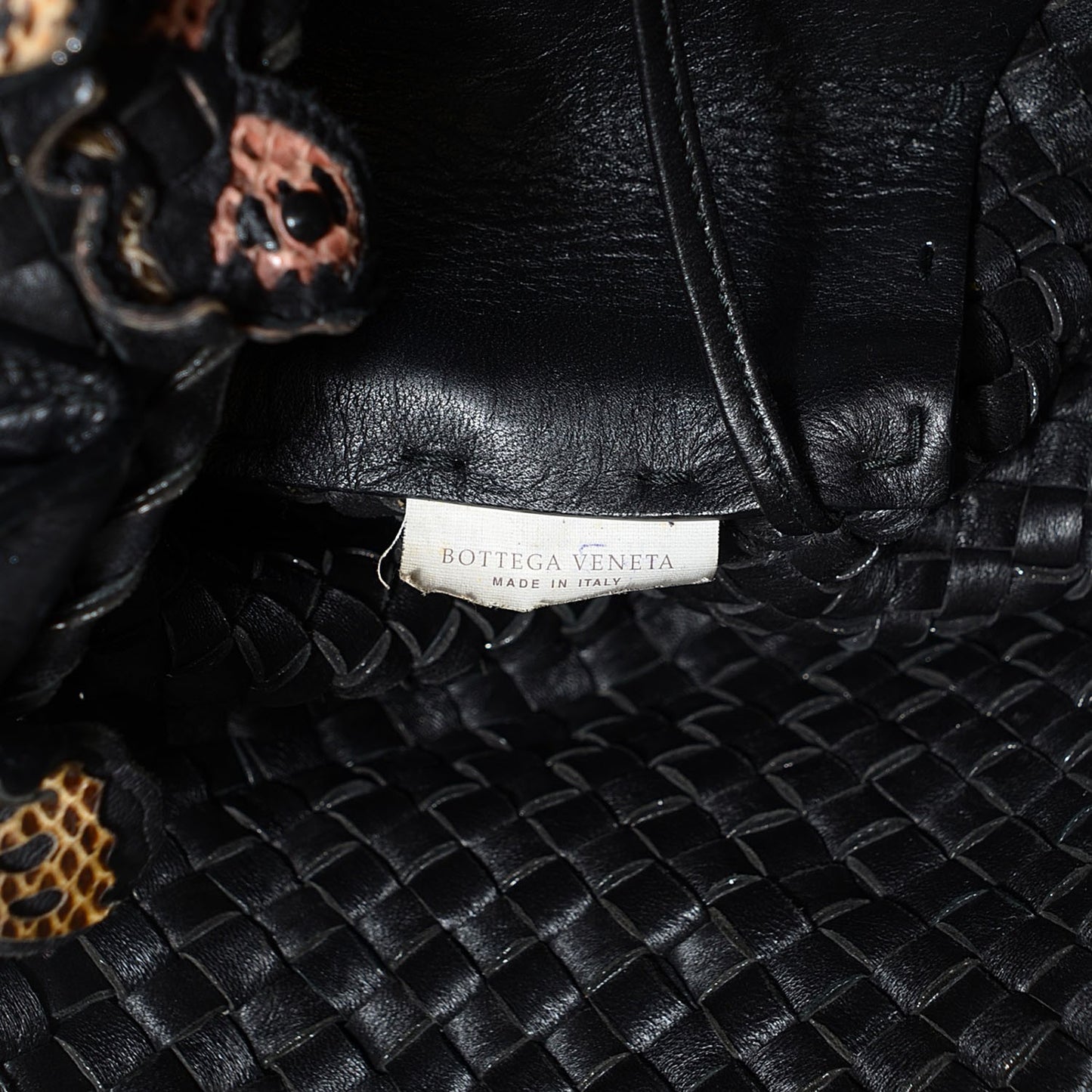 Nappa Intreciatto Medium Butterfly Cabat Nero Black