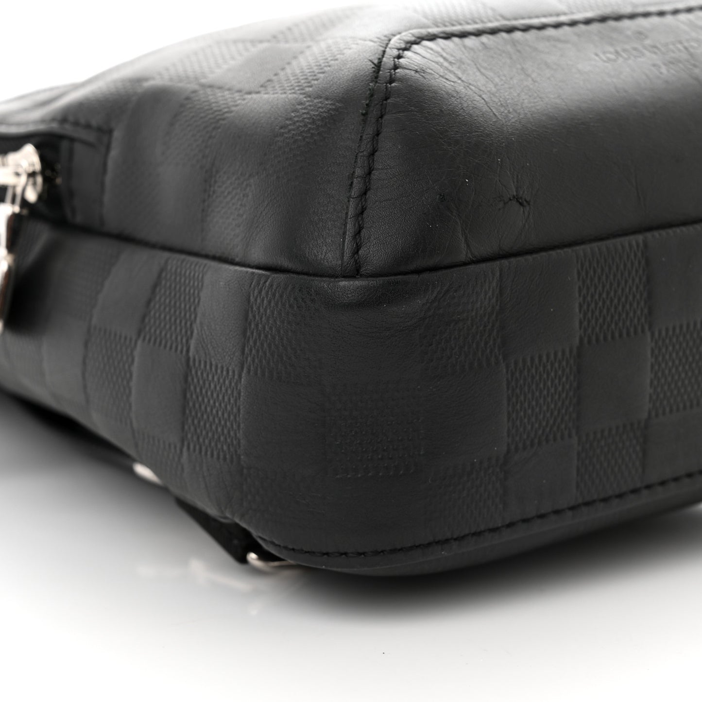 Damier Infini Avenue Sling Bag Onyx