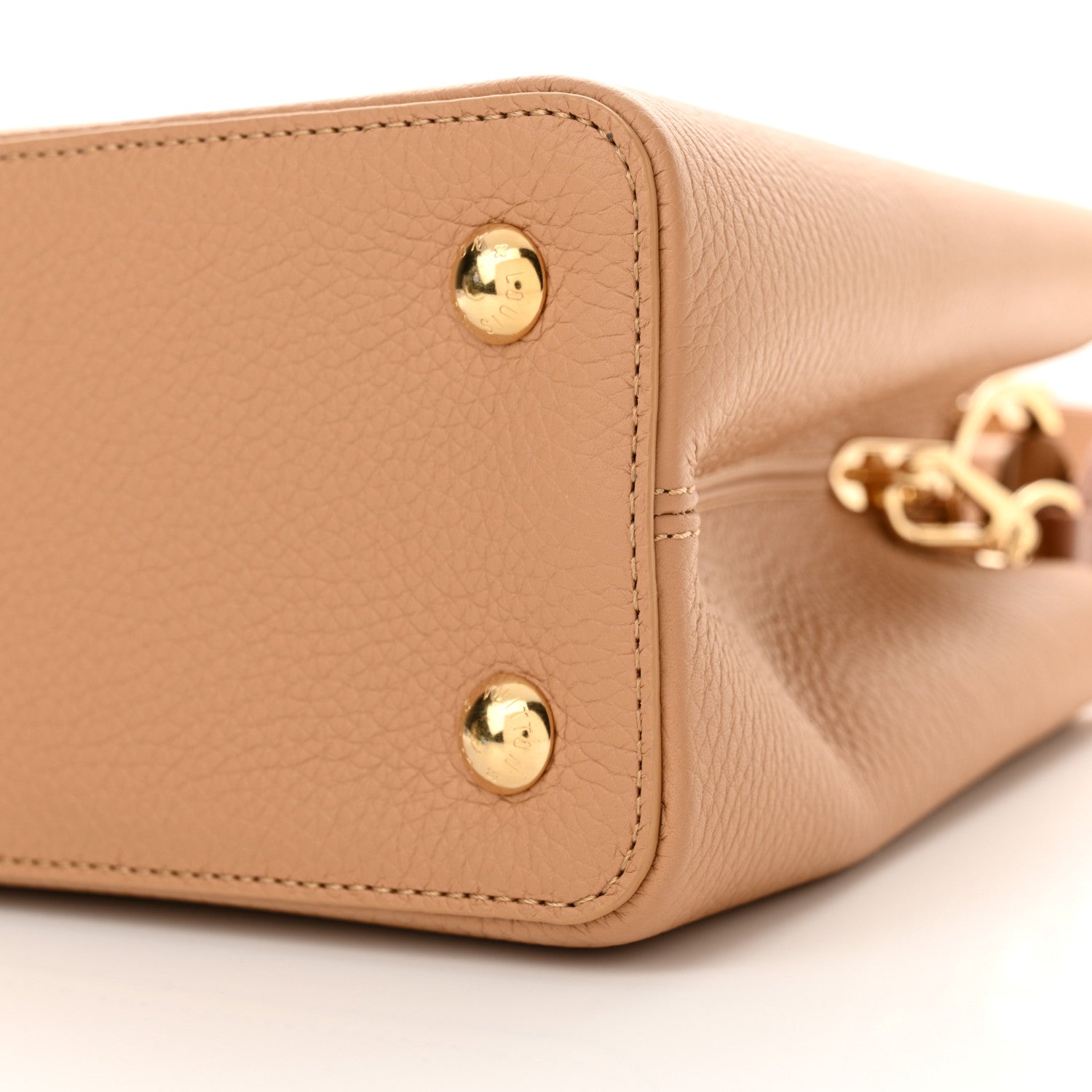 Louis Vuitton Taurillon Capucines MM Arizona Cognac 10 of 11