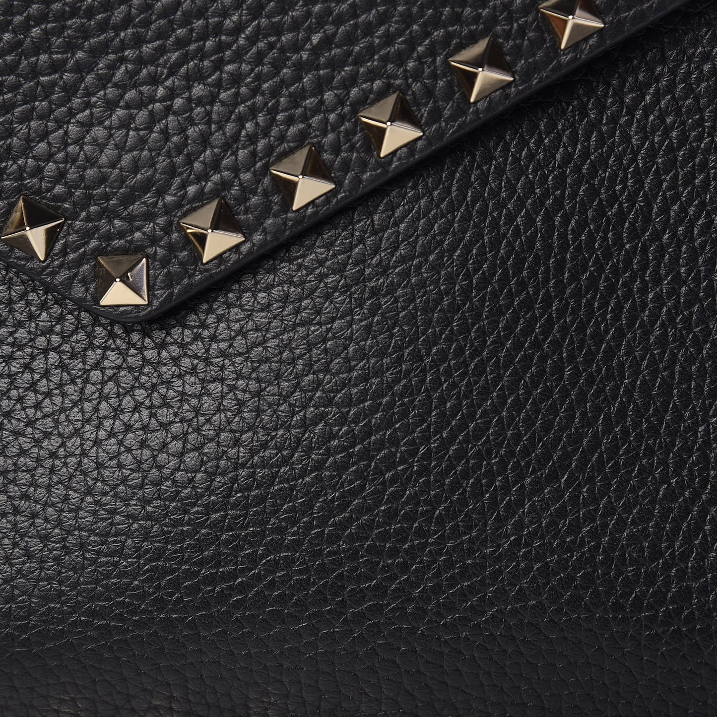 Pebbled Calfskin Large Rockstud Envelope Clutch Black
