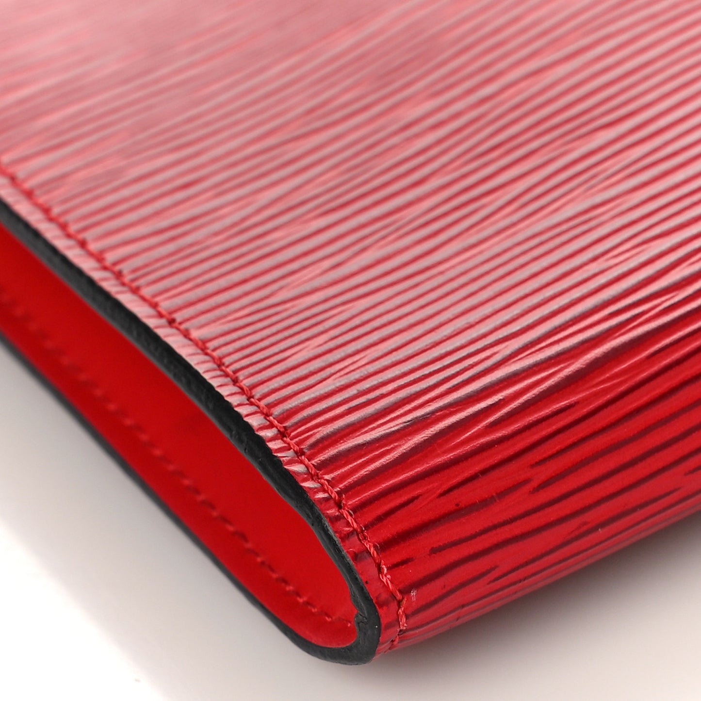 Epi Pochette Accessories 24 Castillan Red