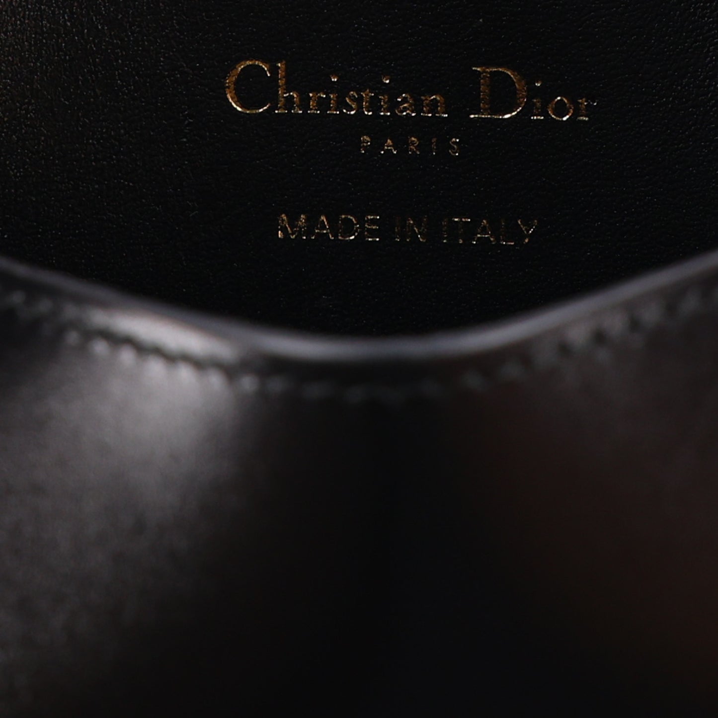 Box Calfskin Medium Bobby Flap Black