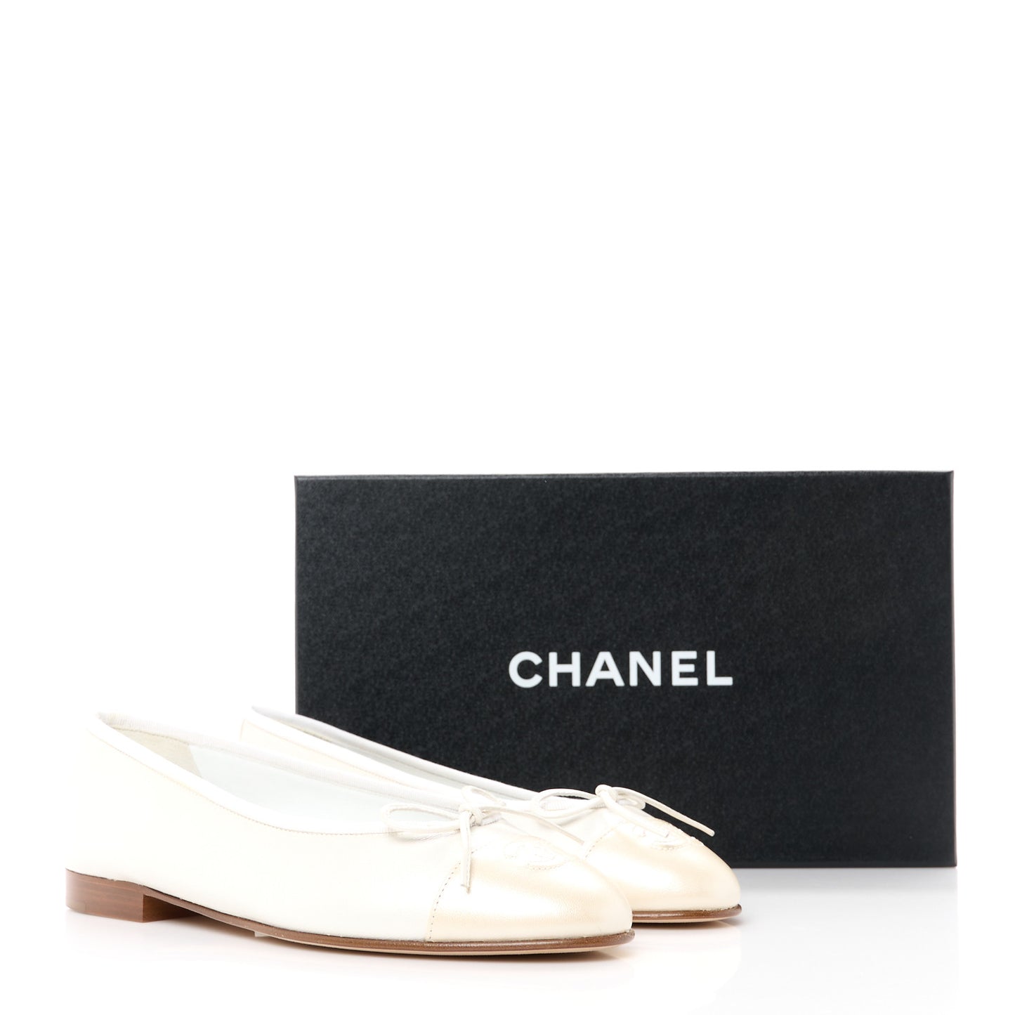 Iridescent Lambskin Cap Toe CC Ballerina Flats 37.5 White