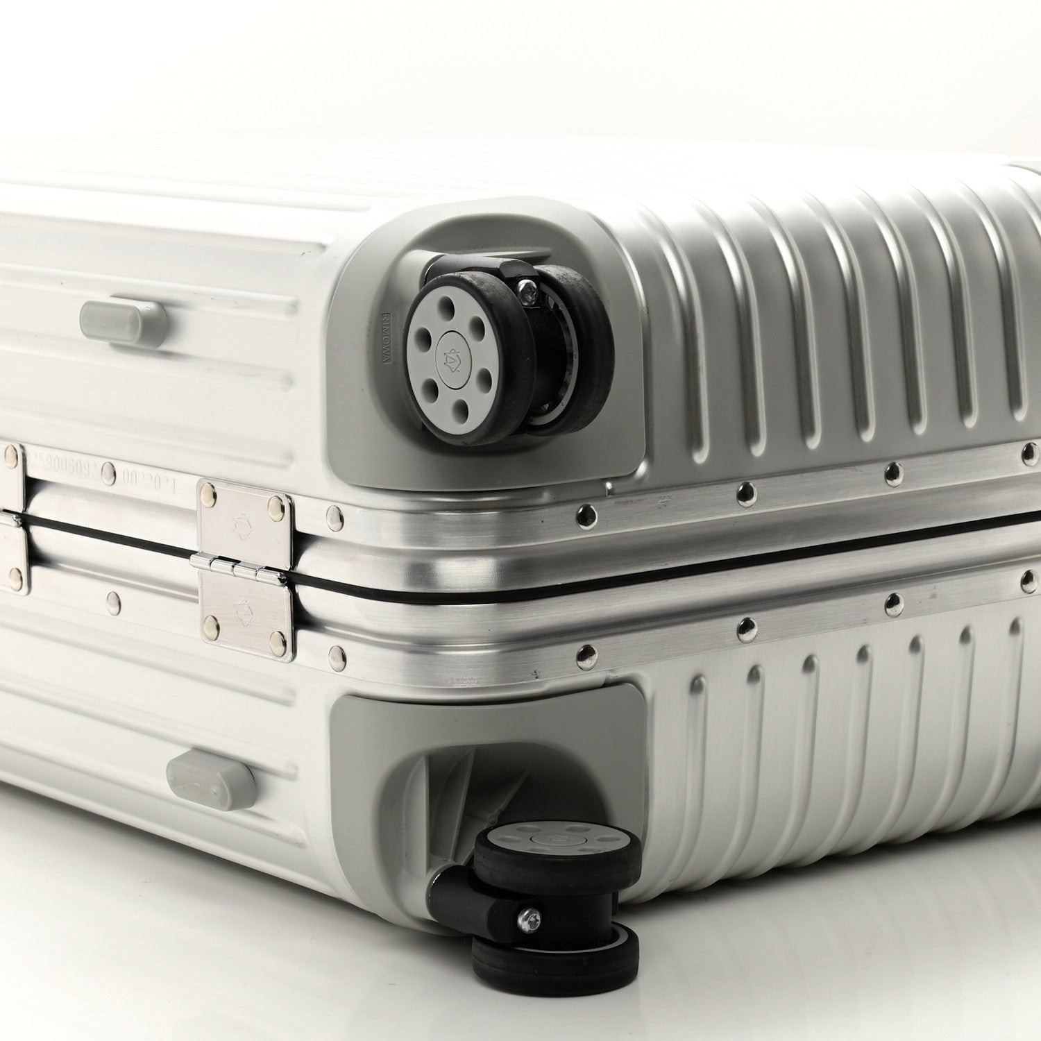 Rimowa Aluminum Original Twist Cabin Silver Black 7 of 13