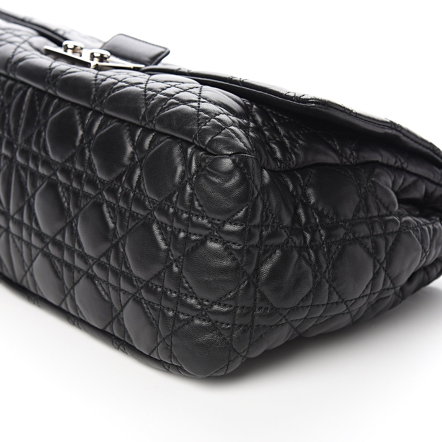 Lambskin Cannage Large New Lock Flap Black