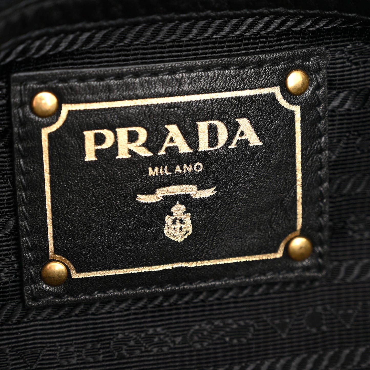 Vitello Daino Shoulder Bag Black