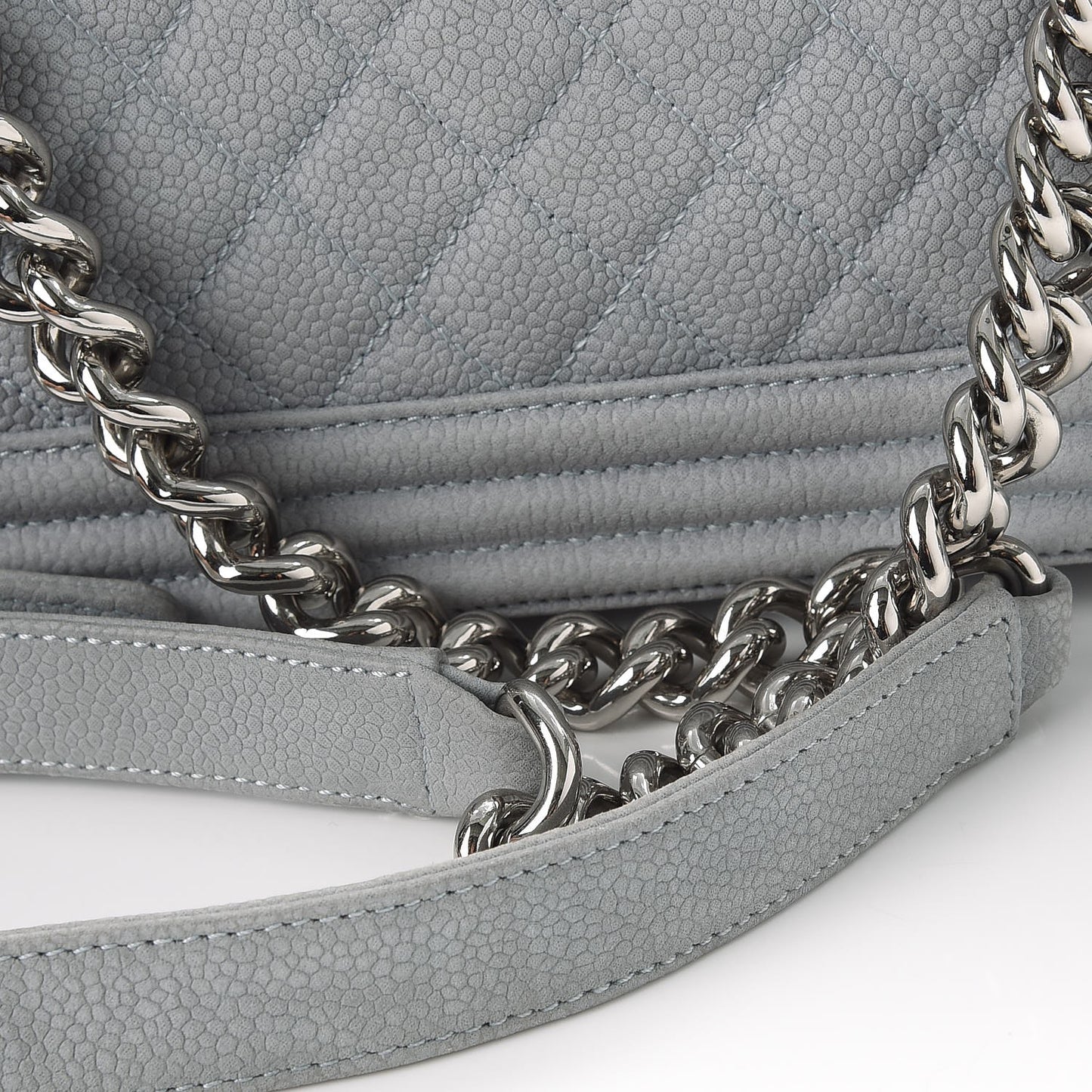 Iridescent Caviar Quilted Medium Boy Flap Light Grey