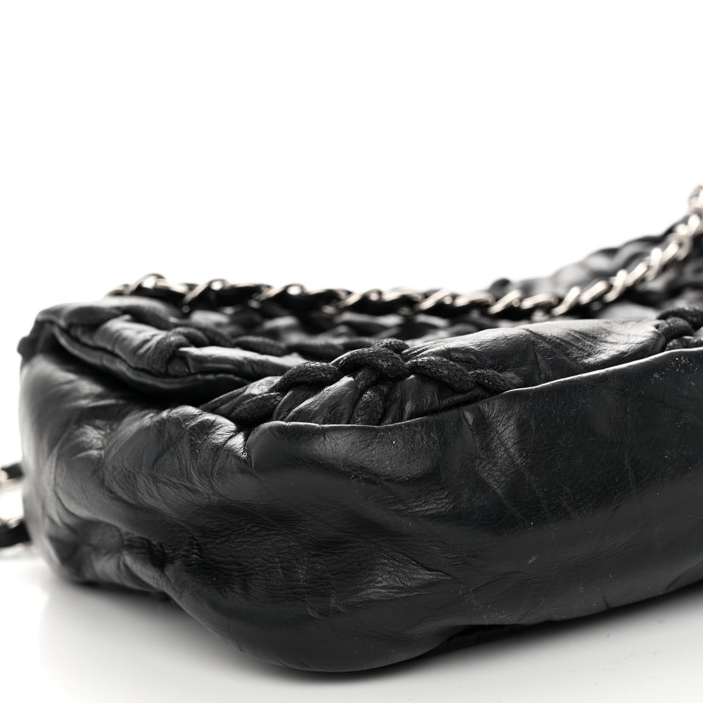 Calfskin Medium Ultra Stitch Flap Black