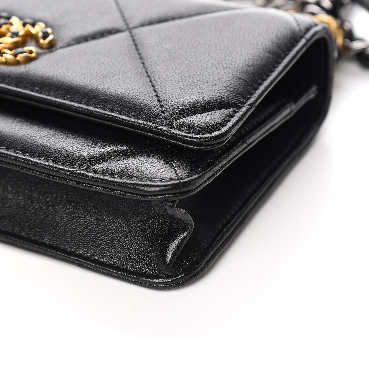 Goatskin Quilted 19 Wallet On Chain WOC Black