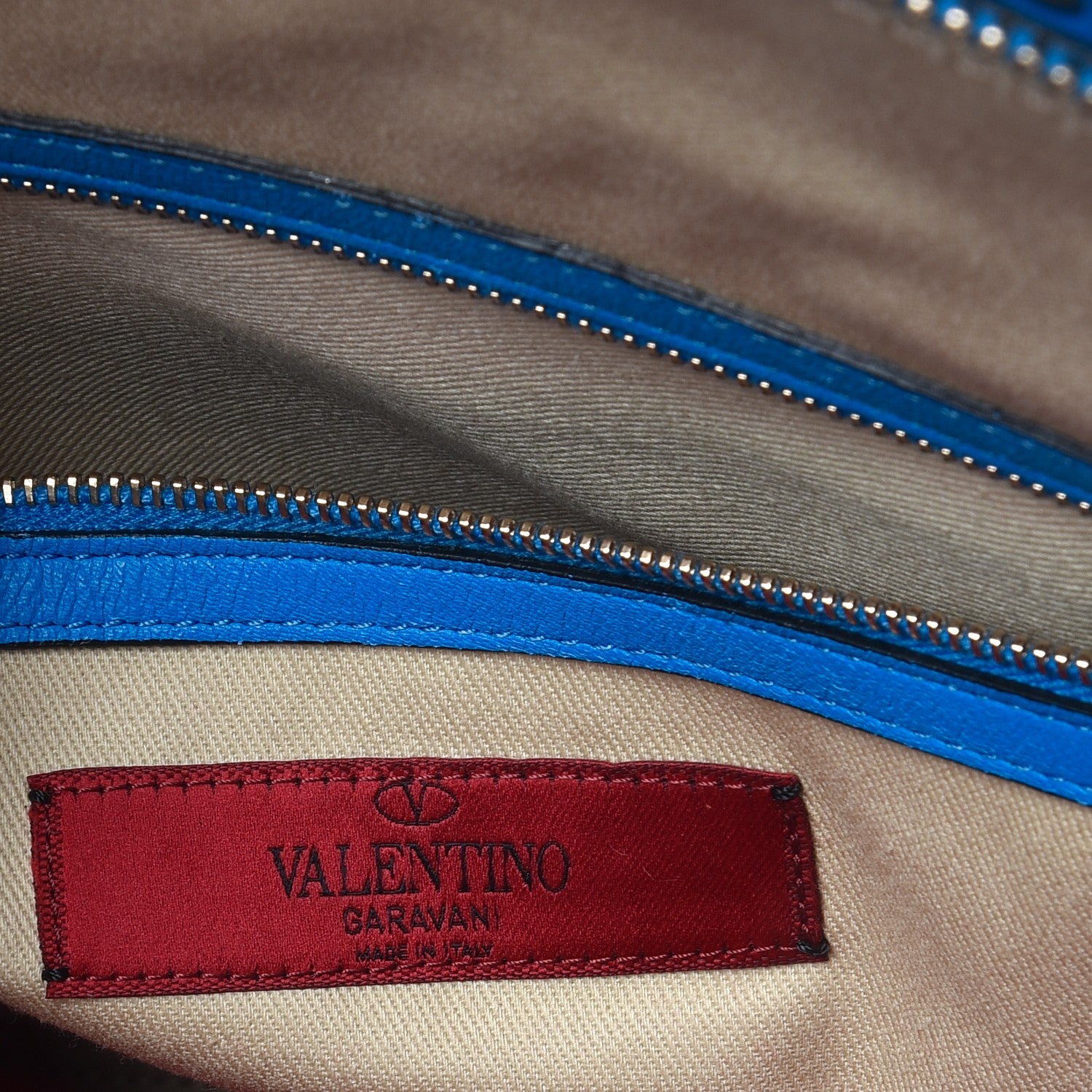 Valentino Garavani Vitello Rockstud Dome Shopper Blue Fluo 7 of 9