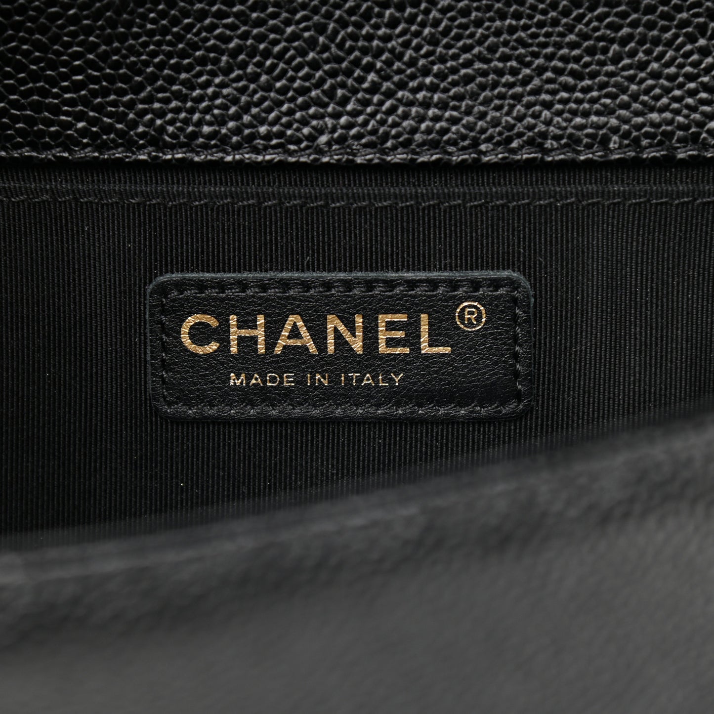 Caviar Quilted Medium Boy Flap Black