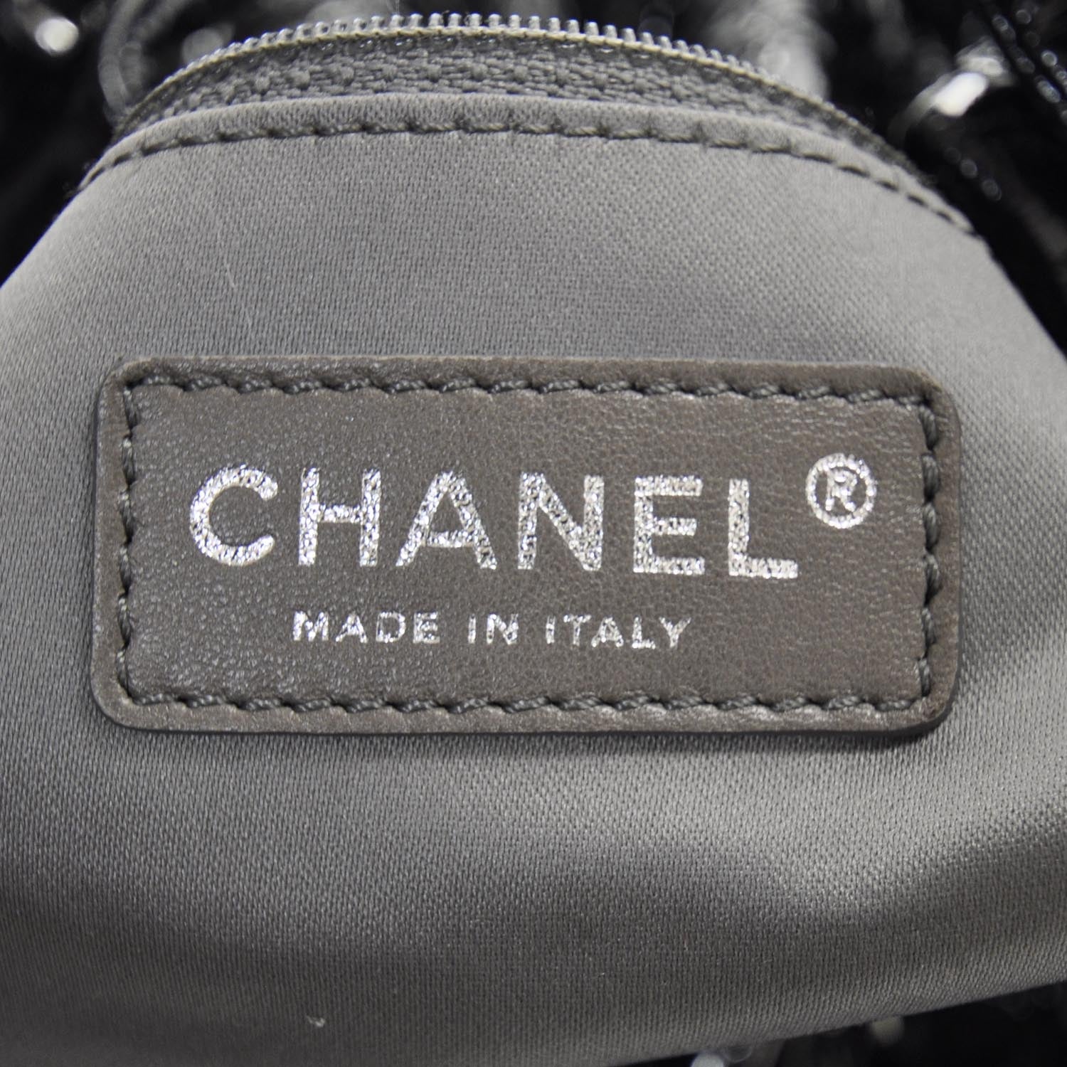 Chanel Vinyl Rock in Moscou Large Tote Black 7 of 10