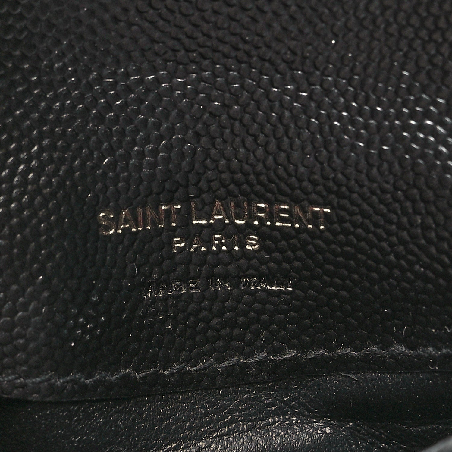 Saint Laurent Grain De Poudre Matelasse Chevron Monogram Monochrome Compact Wallet Black 7 of 8