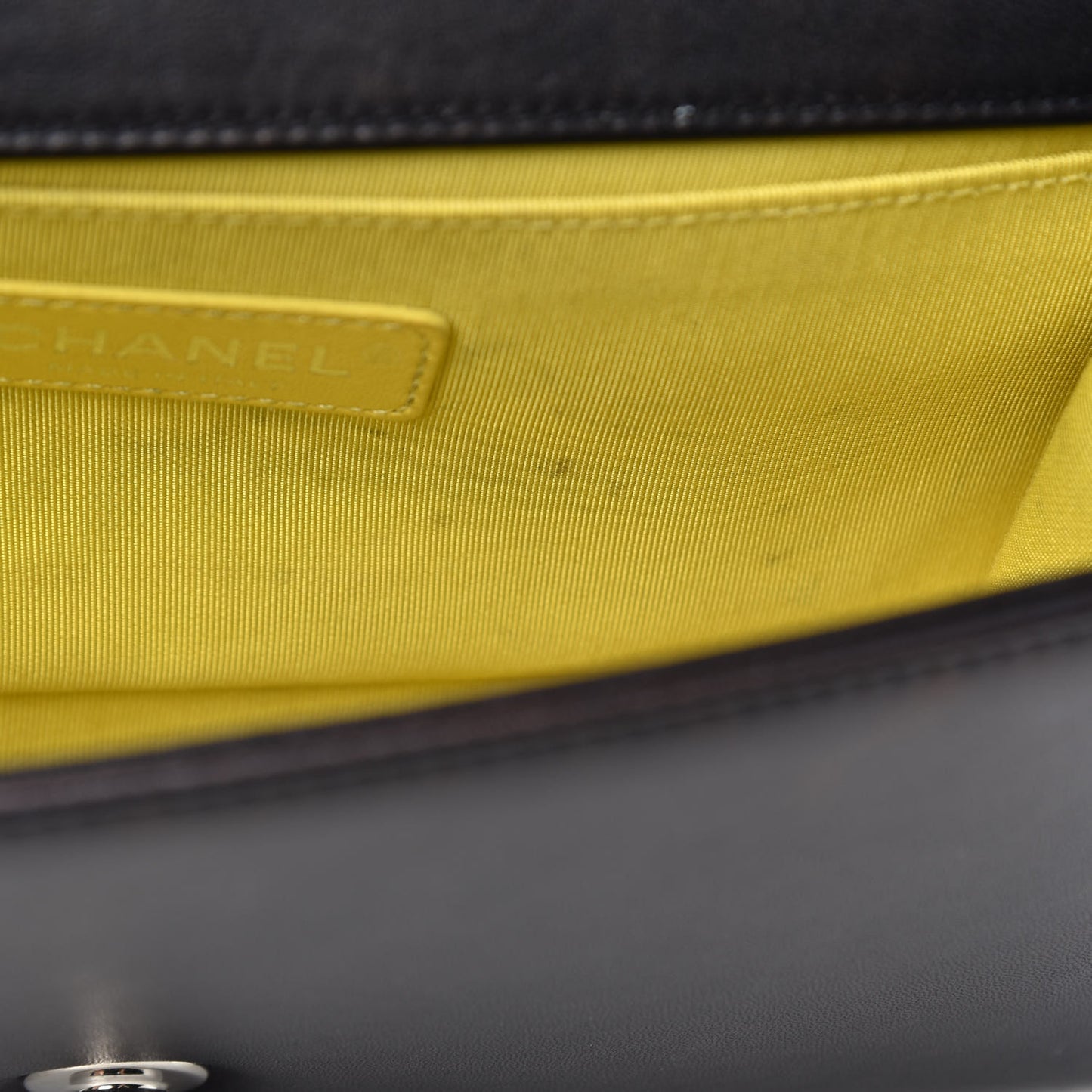 Lambskin Tweed Woven Medium Chevron Boy Flap Black