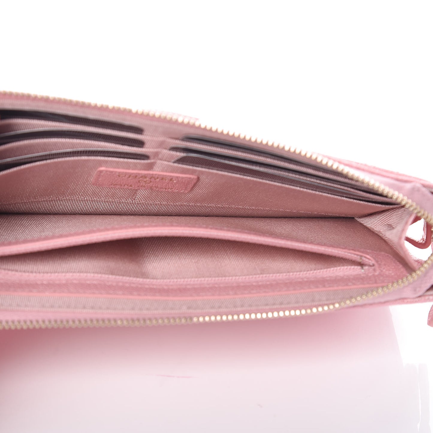 Iridescent Caviar Quilted Classic Pouch With Handle Rose Pink