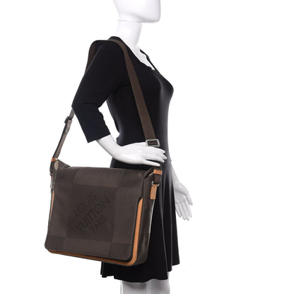 Louis Vuitton Damier Geant Messenger Bag Sable 2 of 19