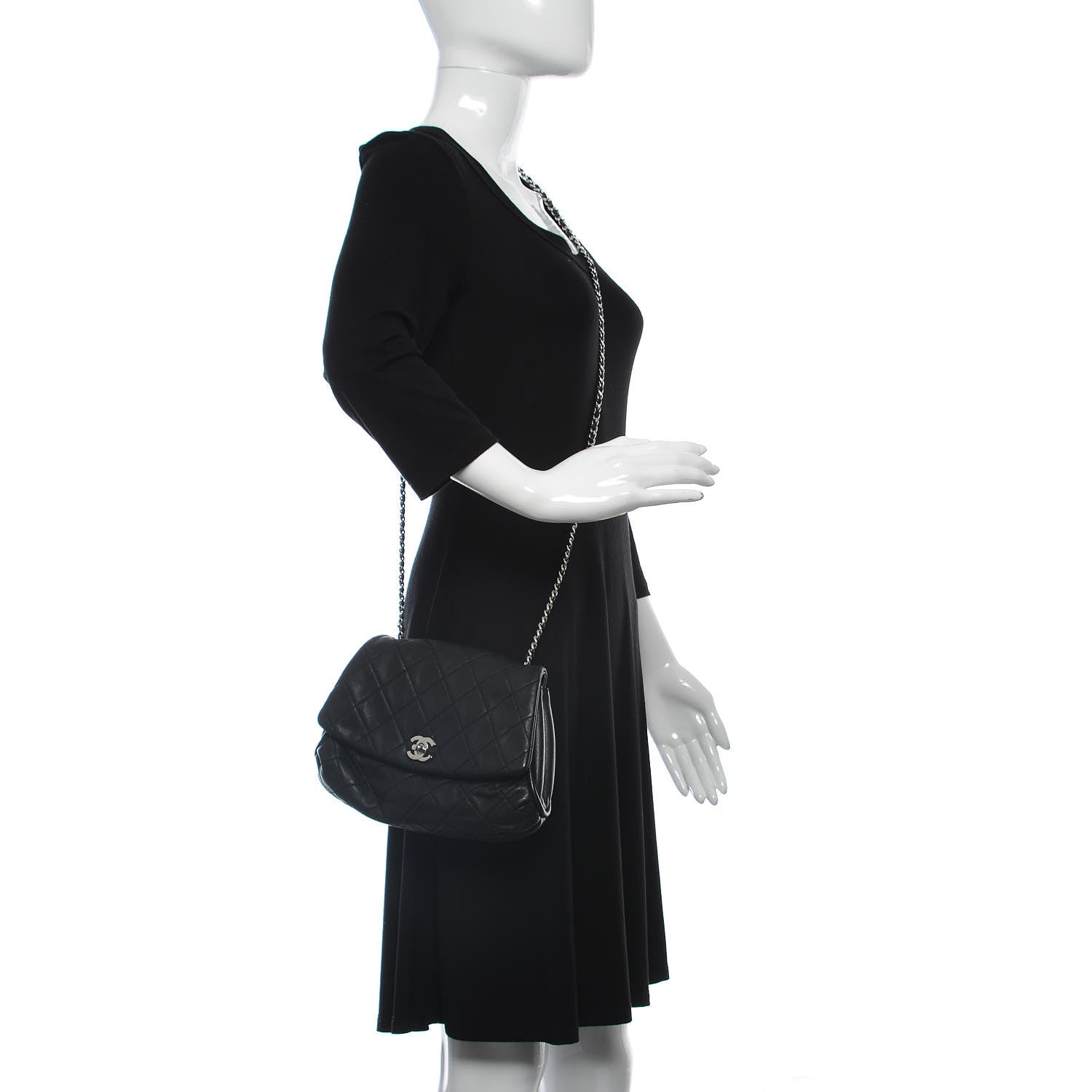 Chanel Grained Calfskin Single Flap Black 2 of 9