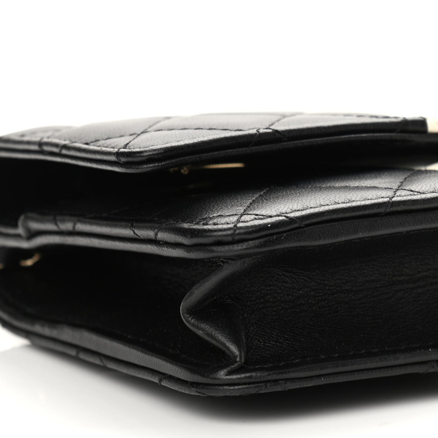 Lambskin Quilted Wallet On Chain WOC White Black