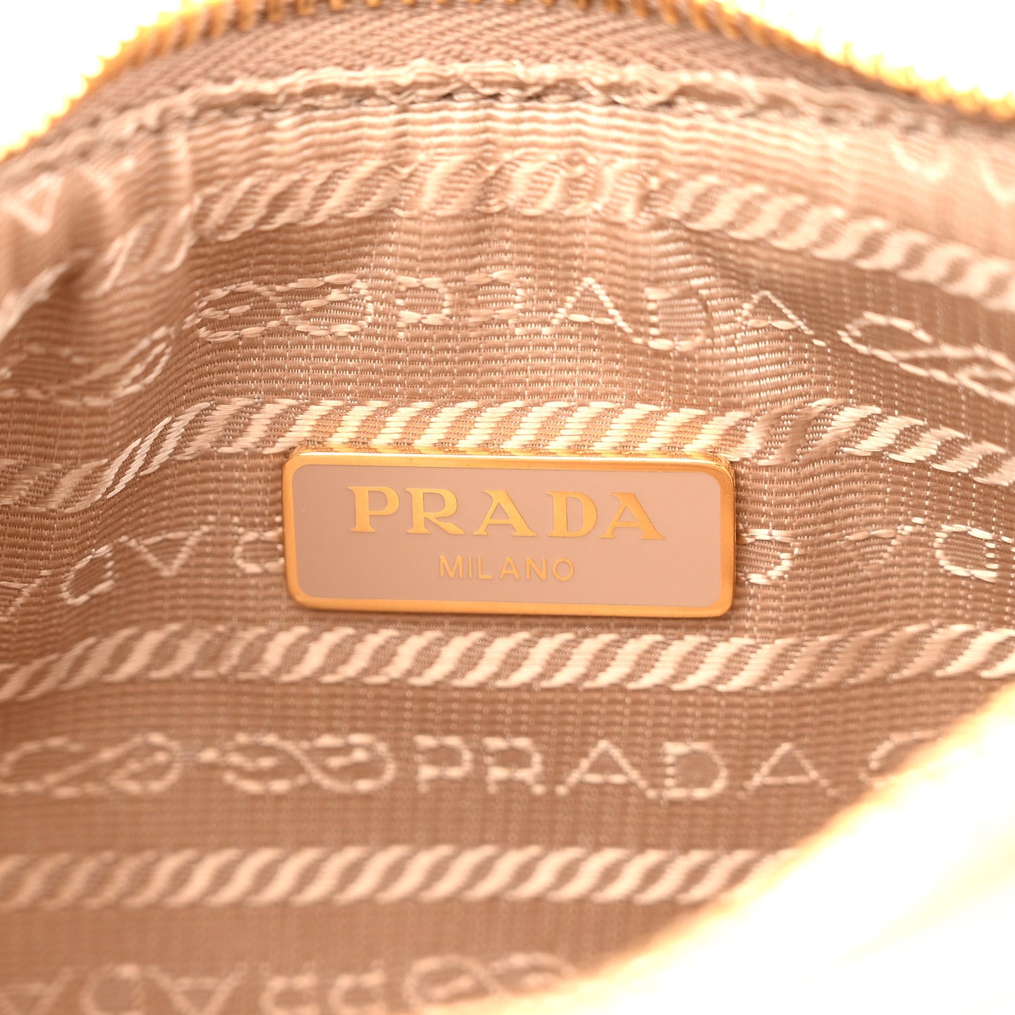 Saffiano Lux Re-Edition 2005 Shoulder Bag Cammeo