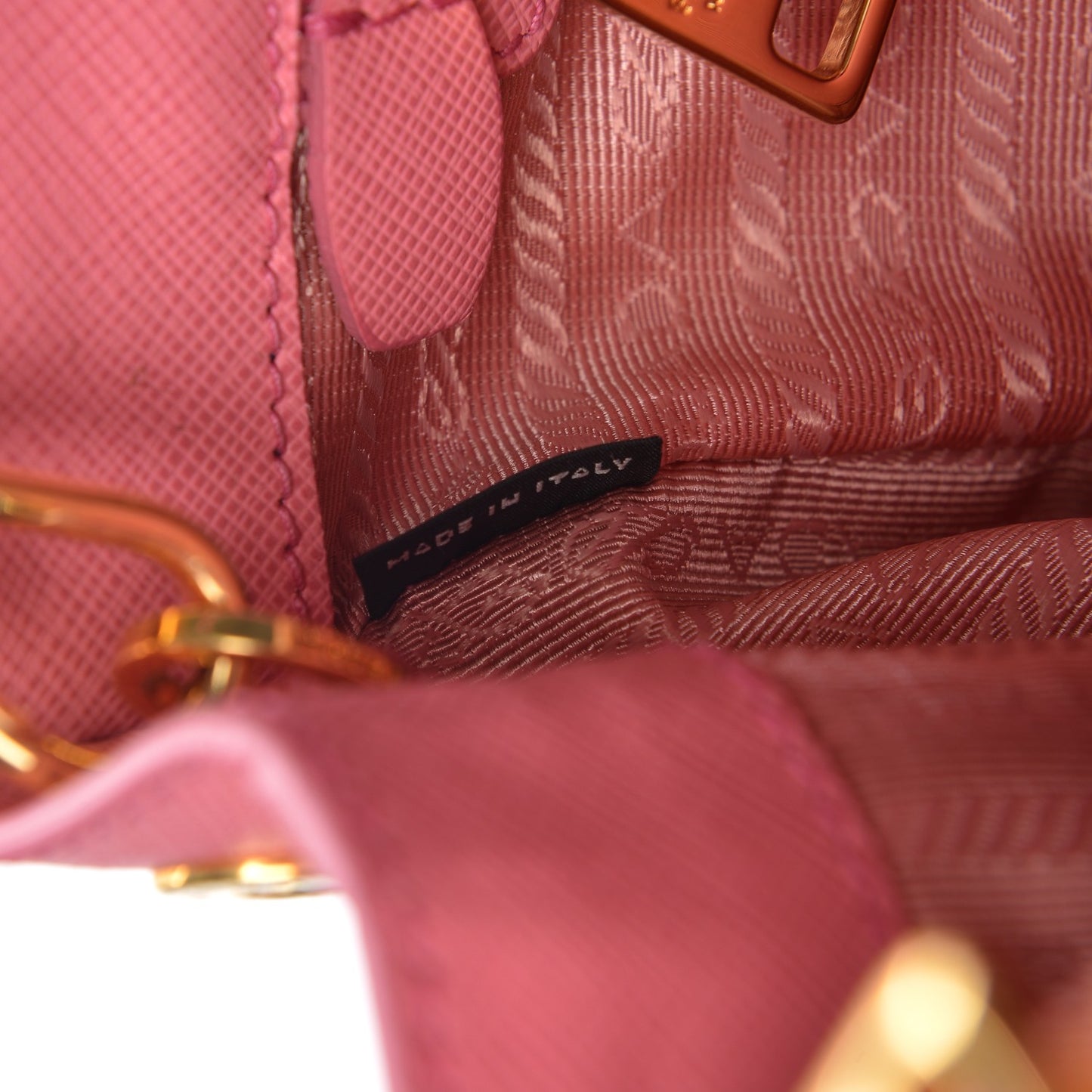 Saffiano Medium Galleria Double Zip Tote Geranio