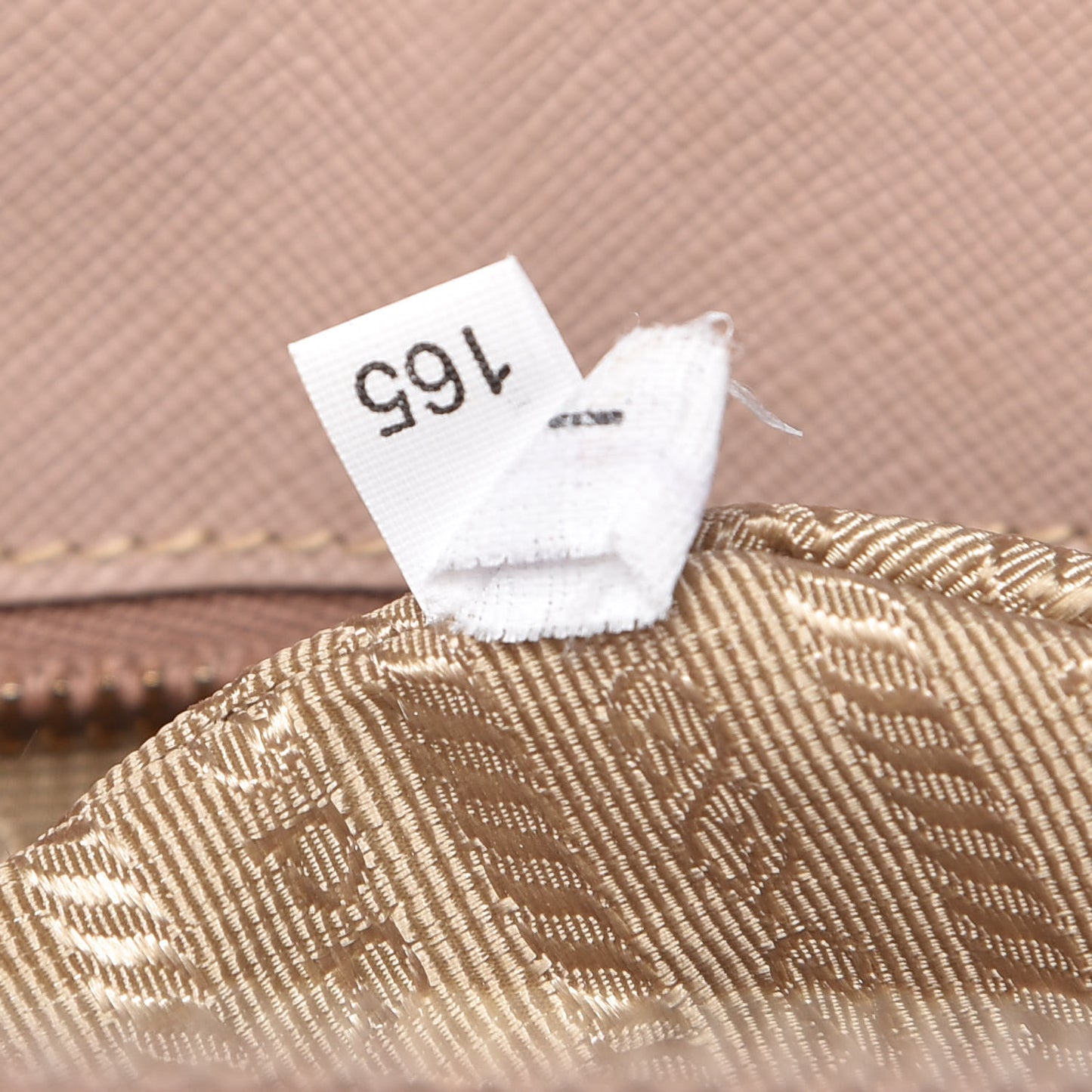 Saffiano Medium Galleria Double Zip Tote Cammeo