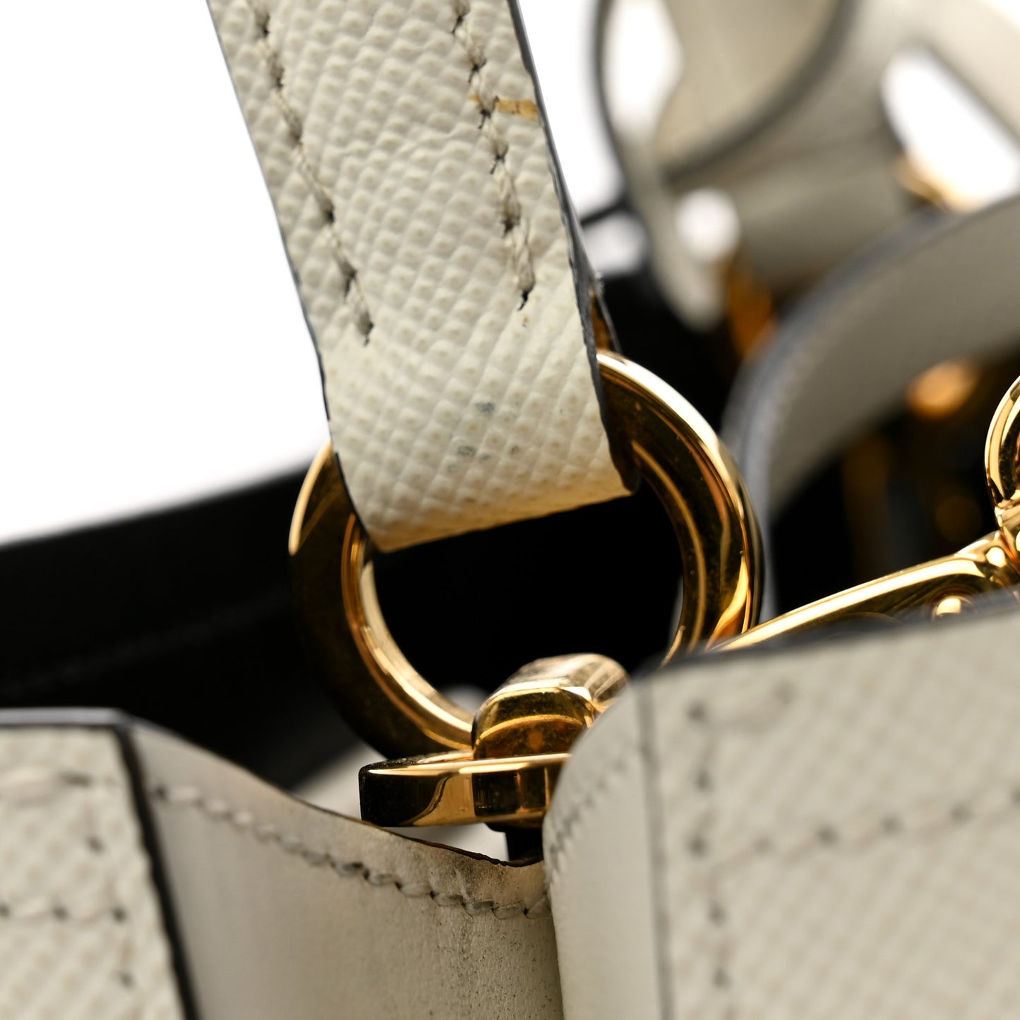 Saffiano Cuir Medium Panier Bucket Bag Bianco Black