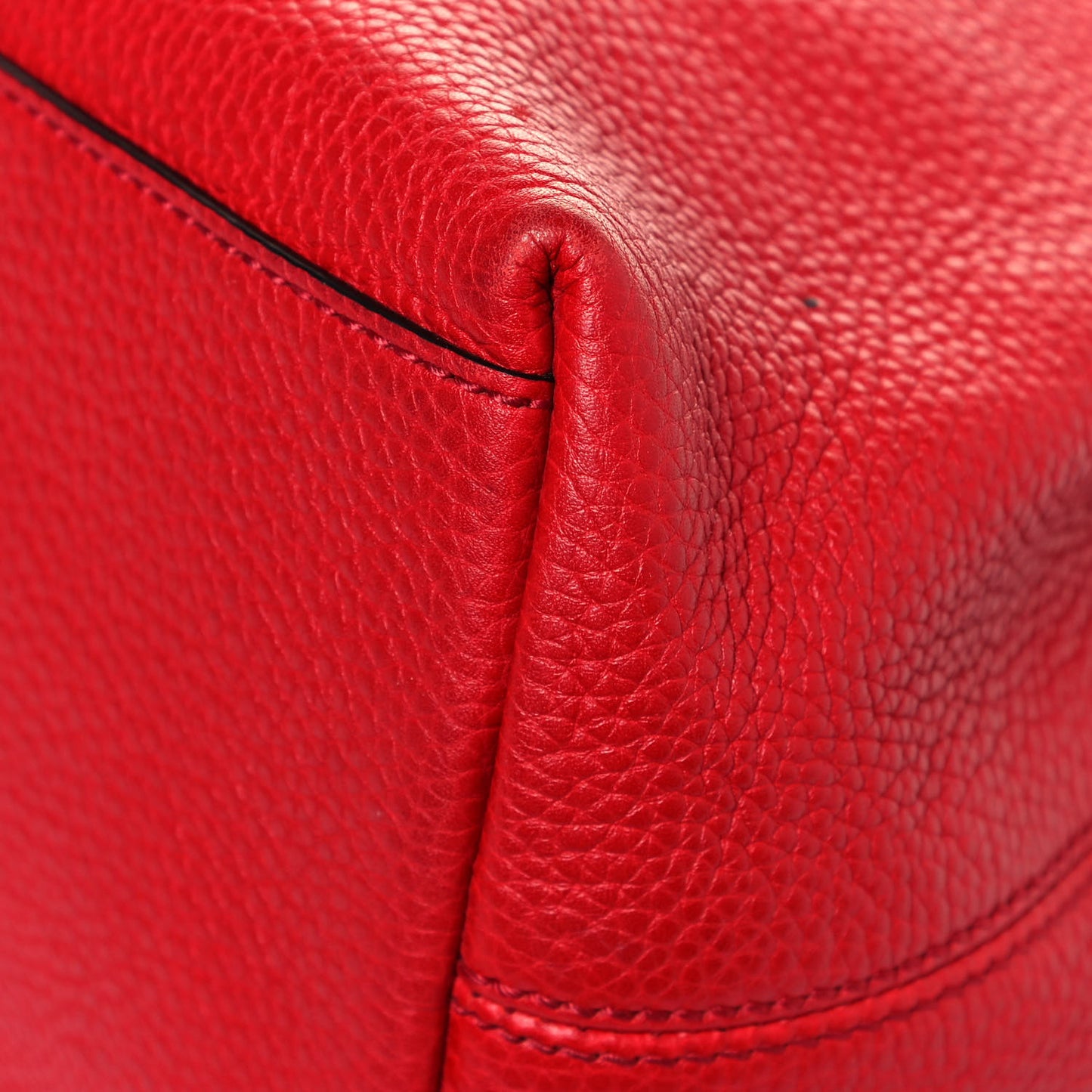 Cellarius Calfskin Medium Soho Chain Shoulder Bag Vibrant Red