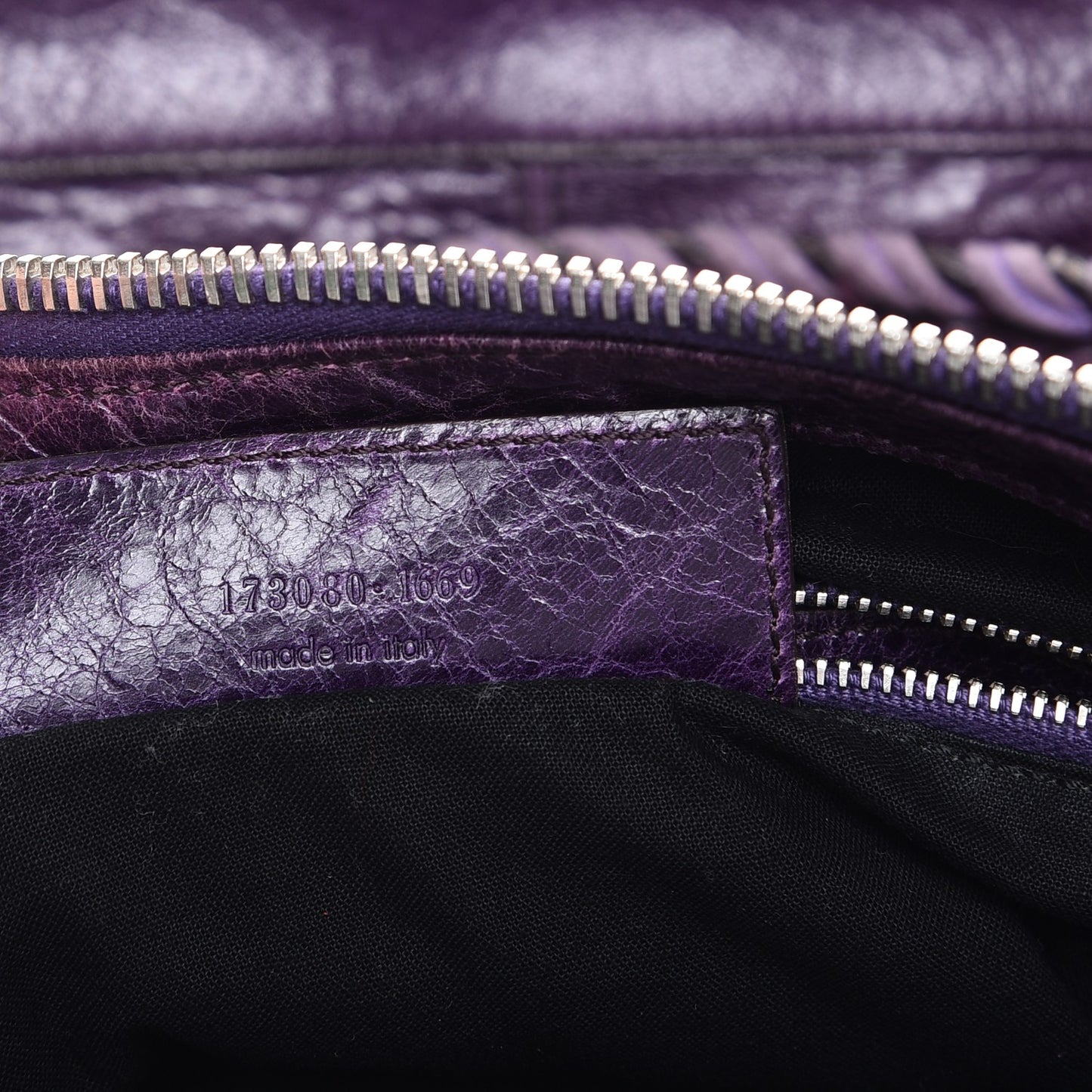 Chevre Giant 21 Gold Hardware Work Violet