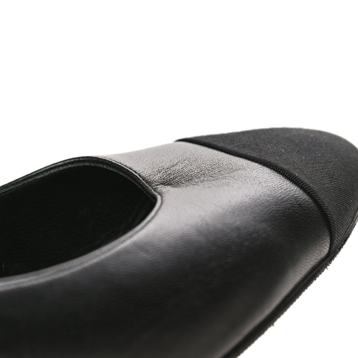 Lambskin Grosgrain Cap Toe Egyptian Amulet CC Pumps 40.5 Black
