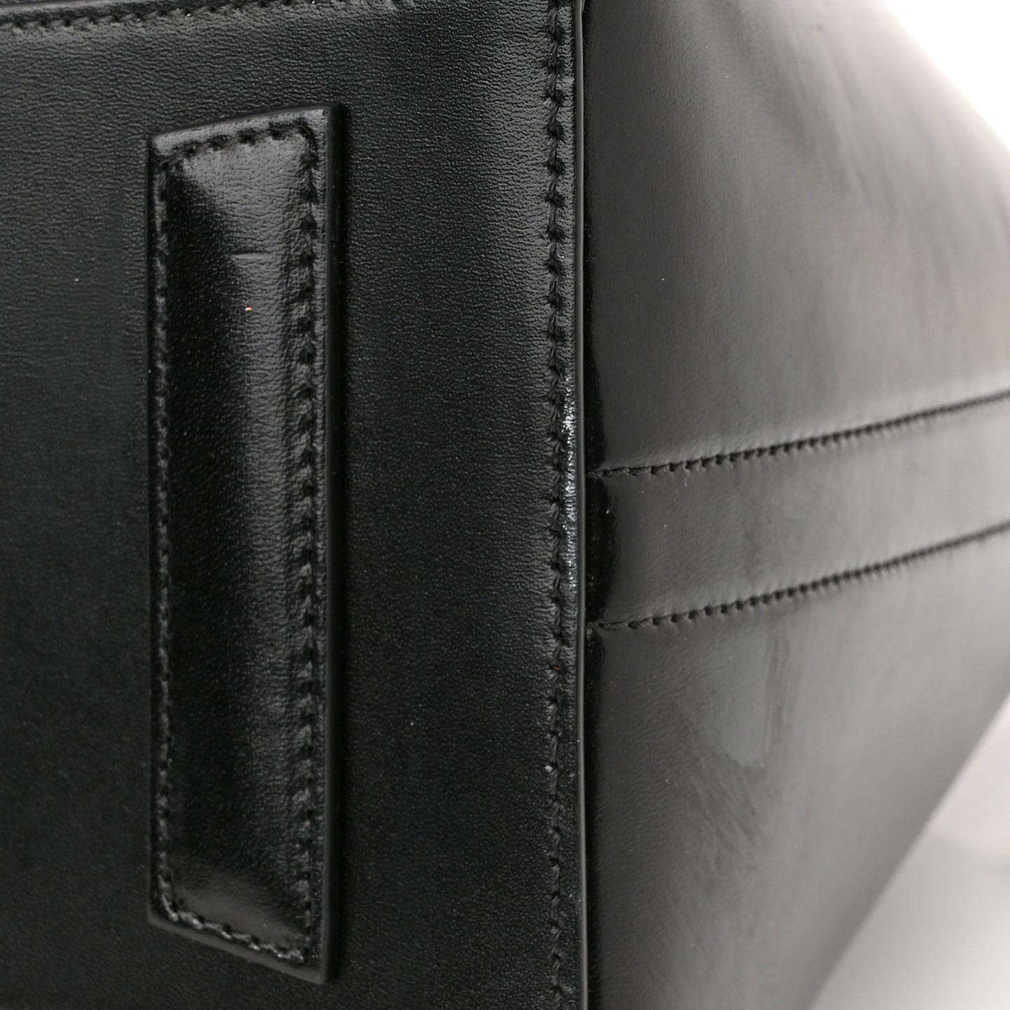 Shiny Lord Calfskin Medium Antigona Black