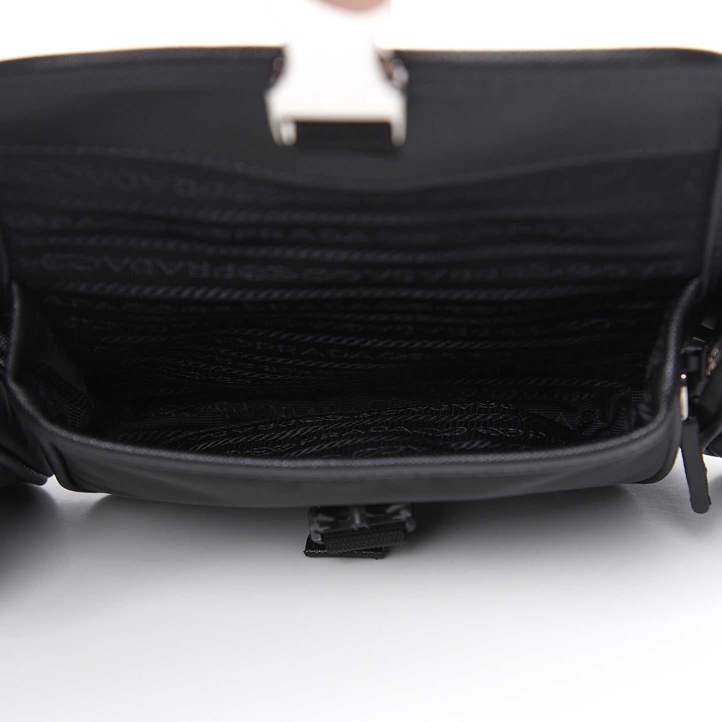 Tessuto Nylon Saffiano Marsupio Triple Pocket Belt Bag Black