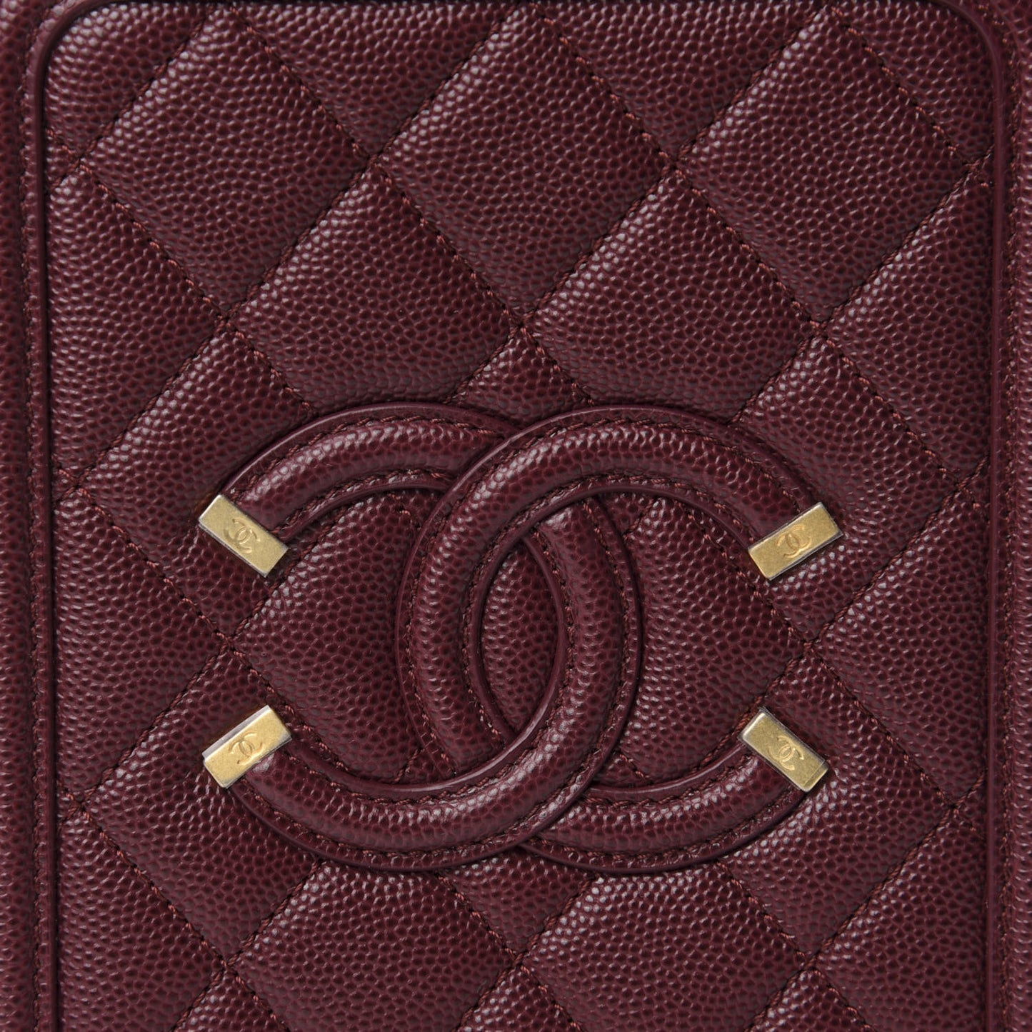 Caviar Quilted CC North South Filigree Vanity Case Burgundy