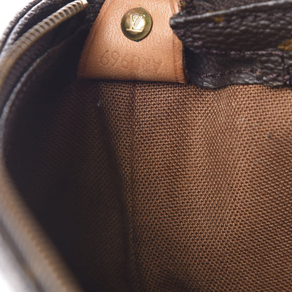 Louis Vuitton Monogram Cabas Mezzo 7 of 18