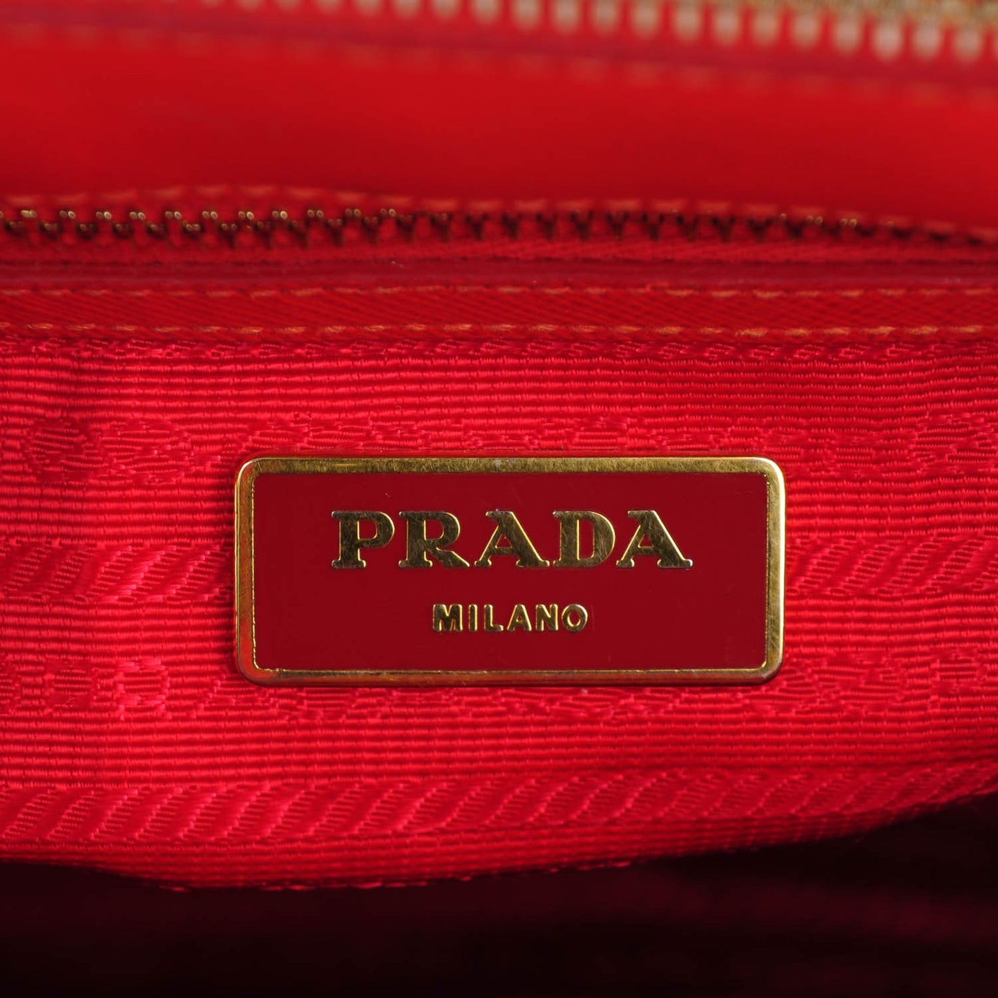 Saffiano Mini Galleria Double Zip Tote Lacca