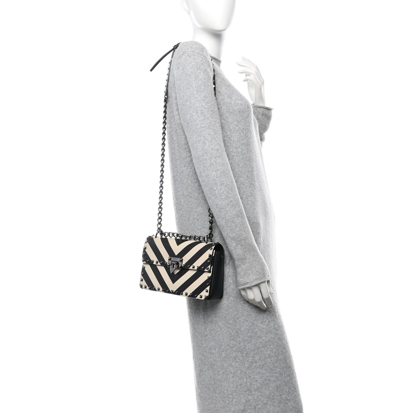 Vitello Chevron Medium Rockstud Flip Lock Crossbody Bag Light Ivory Black