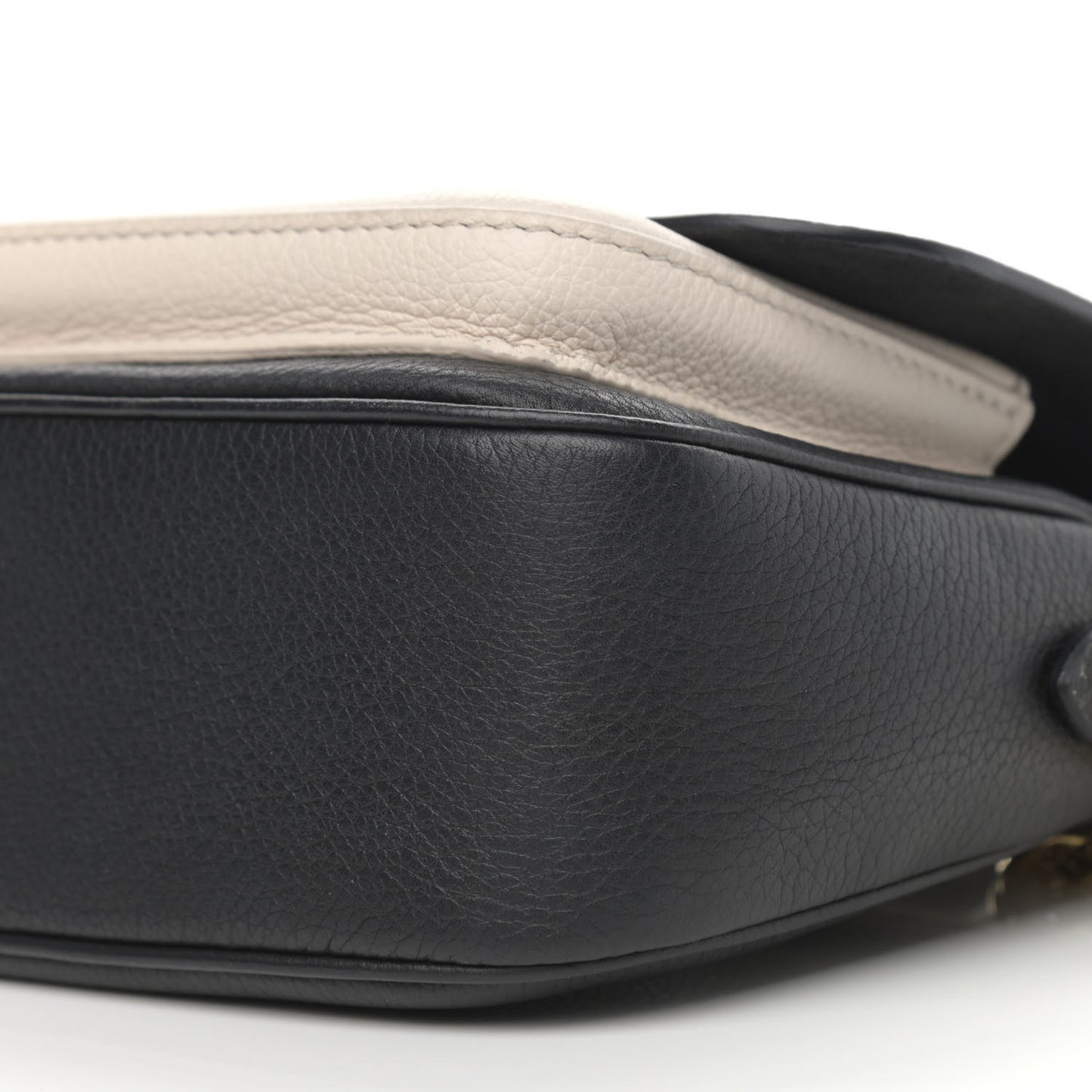 Grained Calfskin Lockme Tender Black