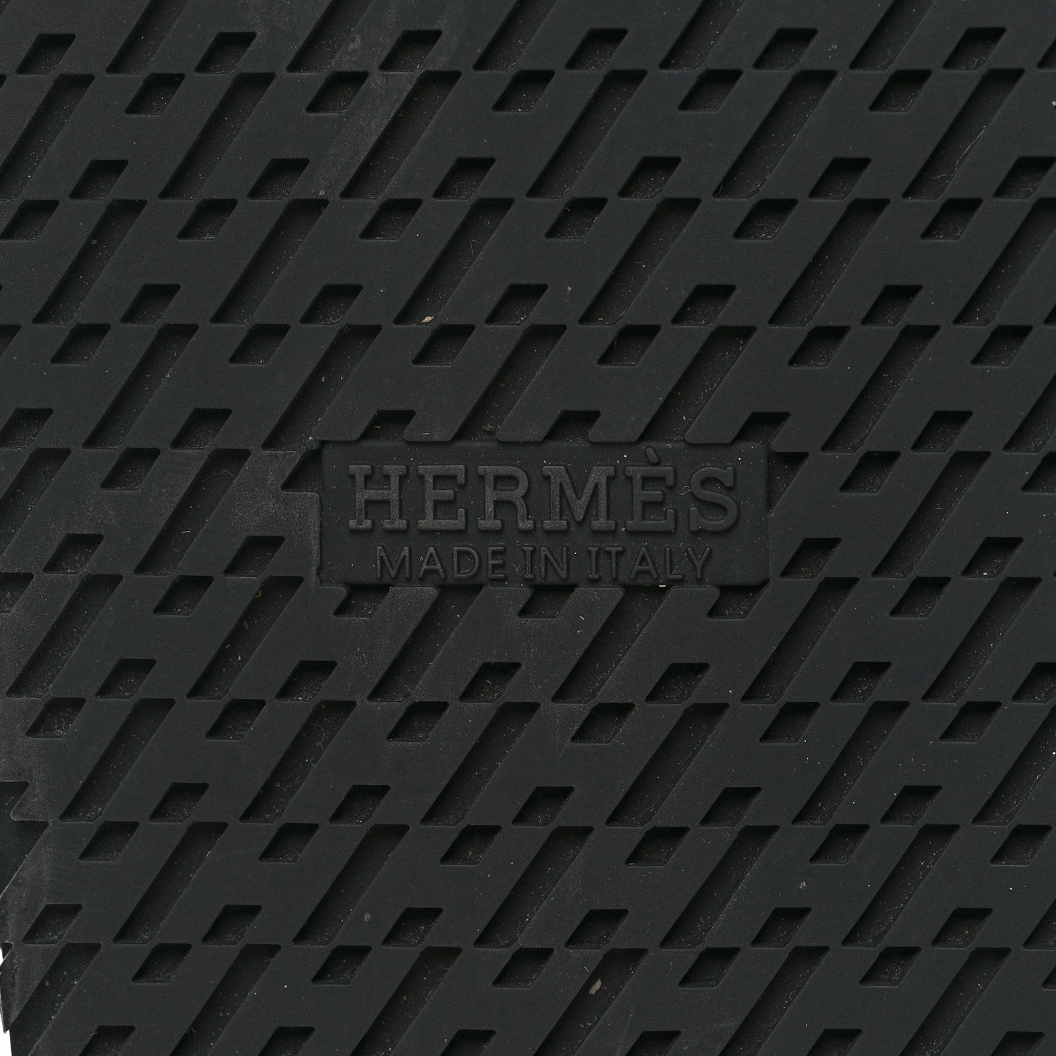 Hermes Matte Alligator Shearling Mens Chypre Sandals 43 Black Ecru 6 of 8