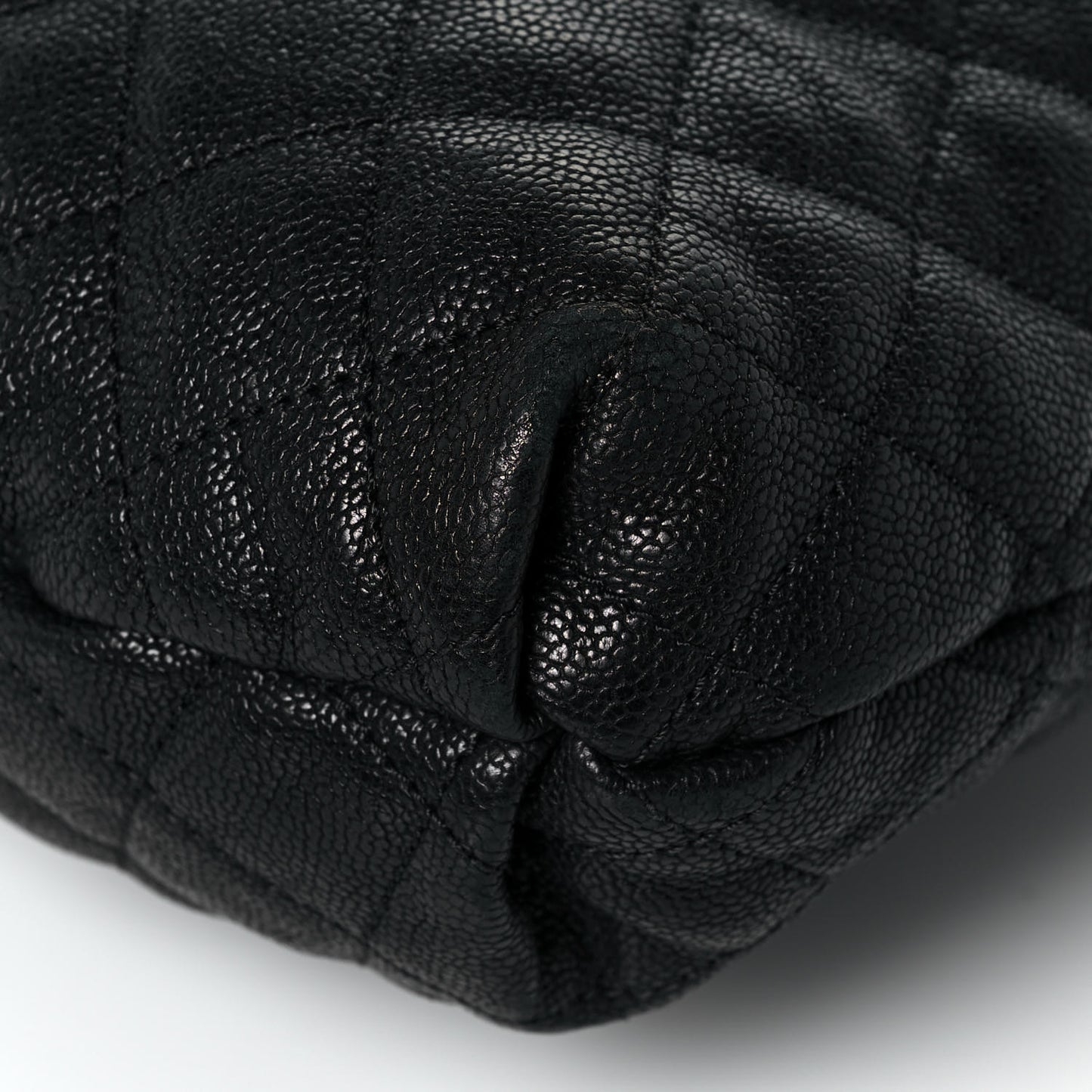 Distressed Glazed Caviar Quilted Large Elastic Tote Black