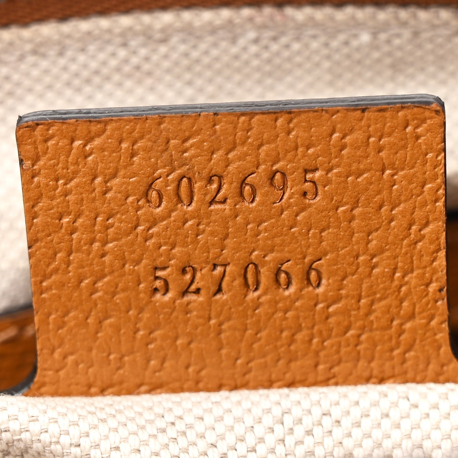 Gucci X DISNEY Mini Vintage GG Supreme Monogram Mickey Mouse Small Belt Bag 90 36 Beige Vintage Sun Oil 7 of 10